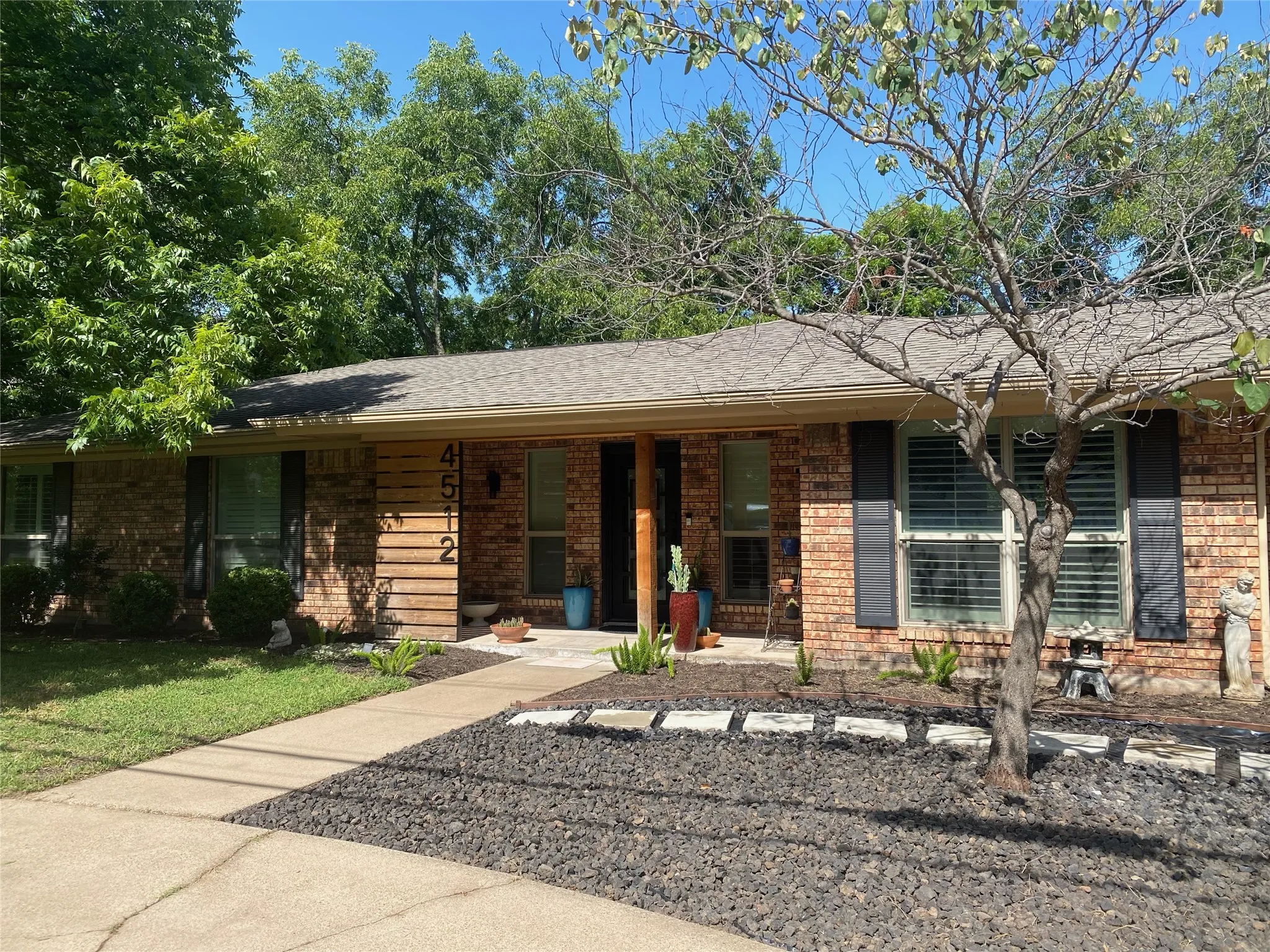 Single Family Residence For Rent in Hood County , 4512 Cimmaron Trail, De Cordova, Texas 76049, 3 Bedroom, 2 Bathroom, 2 Garage spaces, 1,710 Sqft, built in 1977, mls#21379396, Real Estate Agent in De Cordova, Homes For Rent in Hood county, Homes For Rent in De Cordova, Realtor in De Cordova Texas, Real Estate Brokerage Independent Realty Texas, Luminita Cordes Realtor
