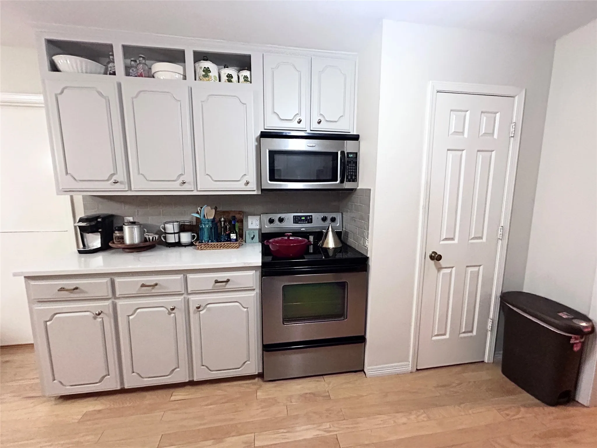 Single Family Residence For Rent in Hood County , 4512 Cimmaron Trail, De Cordova, Texas 76049, 3 Bedroom, 2 Bathroom, 2 Garage spaces, 1,710 Sqft, built in 1977, mls#21379396, Real Estate Agent in De Cordova, Homes For Rent in Hood county, Homes For Rent in De Cordova, Realtor in De Cordova Texas, Real Estate Brokerage Independent Realty Texas, Luminita Cordes Realtor
