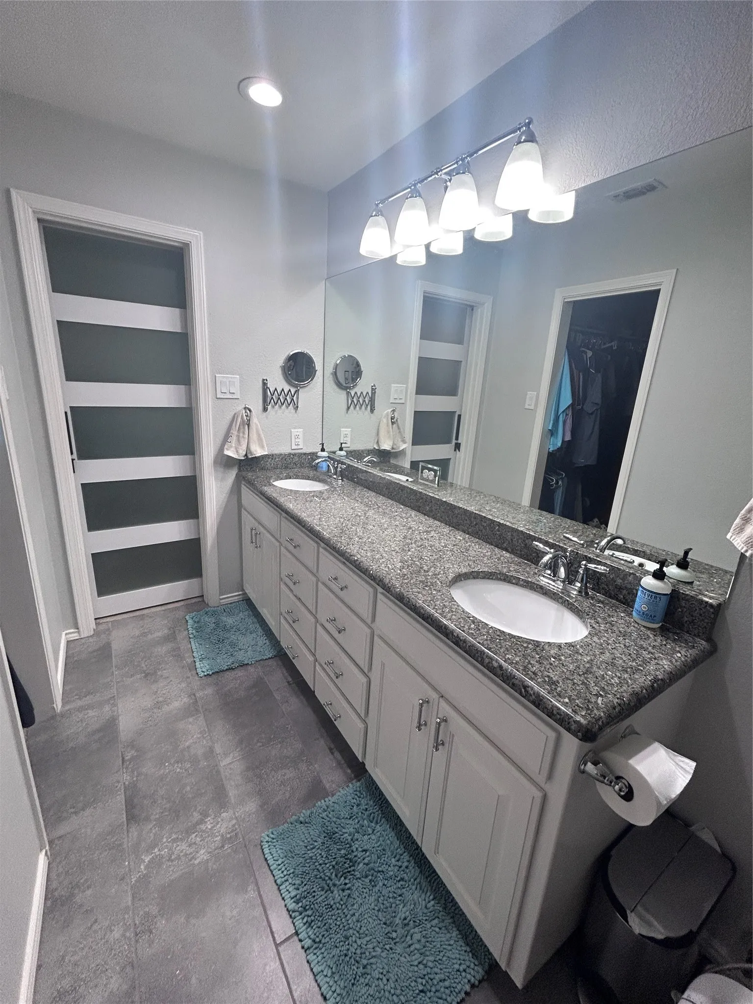 Single Family Residence For Rent in Hood County , 4512 Cimmaron Trail, De Cordova, Texas 76049, 3 Bedroom, 2 Bathroom, 2 Garage spaces, 1,710 Sqft, built in 1977, mls#21379396, Real Estate Agent in De Cordova, Homes For Rent in Hood county, Homes For Rent in De Cordova, Realtor in De Cordova Texas, Real Estate Brokerage Independent Realty Texas, Luminita Cordes Realtor