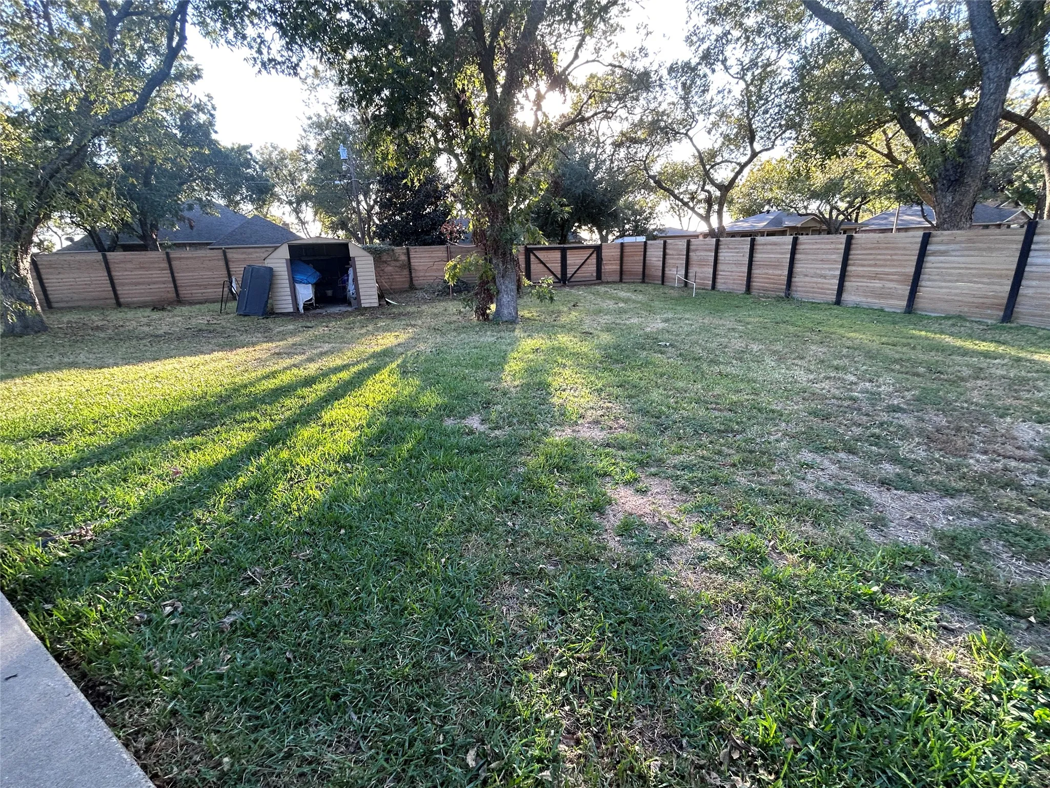Single Family Residence For Rent in Hood County , 4512 Cimmaron Trail, De Cordova, Texas 76049, 3 Bedroom, 2 Bathroom, 2 Garage spaces, 1,710 Sqft, built in 1977, mls#21379396, Real Estate Agent in De Cordova, Homes For Rent in Hood county, Homes For Rent in De Cordova, Realtor in De Cordova Texas, Real Estate Brokerage Independent Realty Texas, Luminita Cordes Realtor