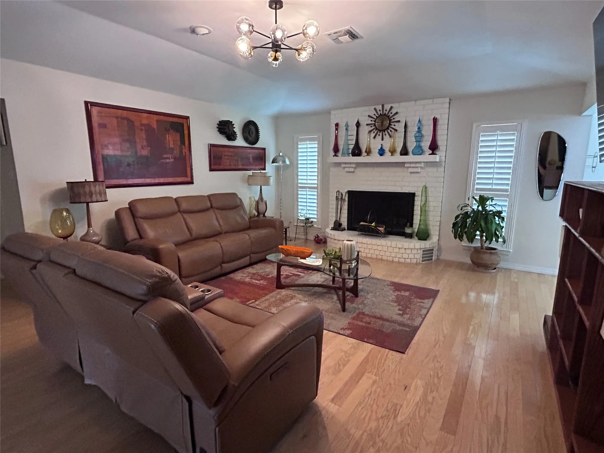 Single Family Residence For Rent in Hood County , 4512 Cimmaron Trail, De Cordova, Texas 76049, 3 Bedroom, 2 Bathroom, 2 Garage spaces, 1,710 Sqft, built in 1977, mls#21379396, Real Estate Agent in De Cordova, Homes For Rent in Hood county, Homes For Rent in De Cordova, Realtor in De Cordova Texas, Real Estate Brokerage Independent Realty Texas, Luminita Cordes Realtor
