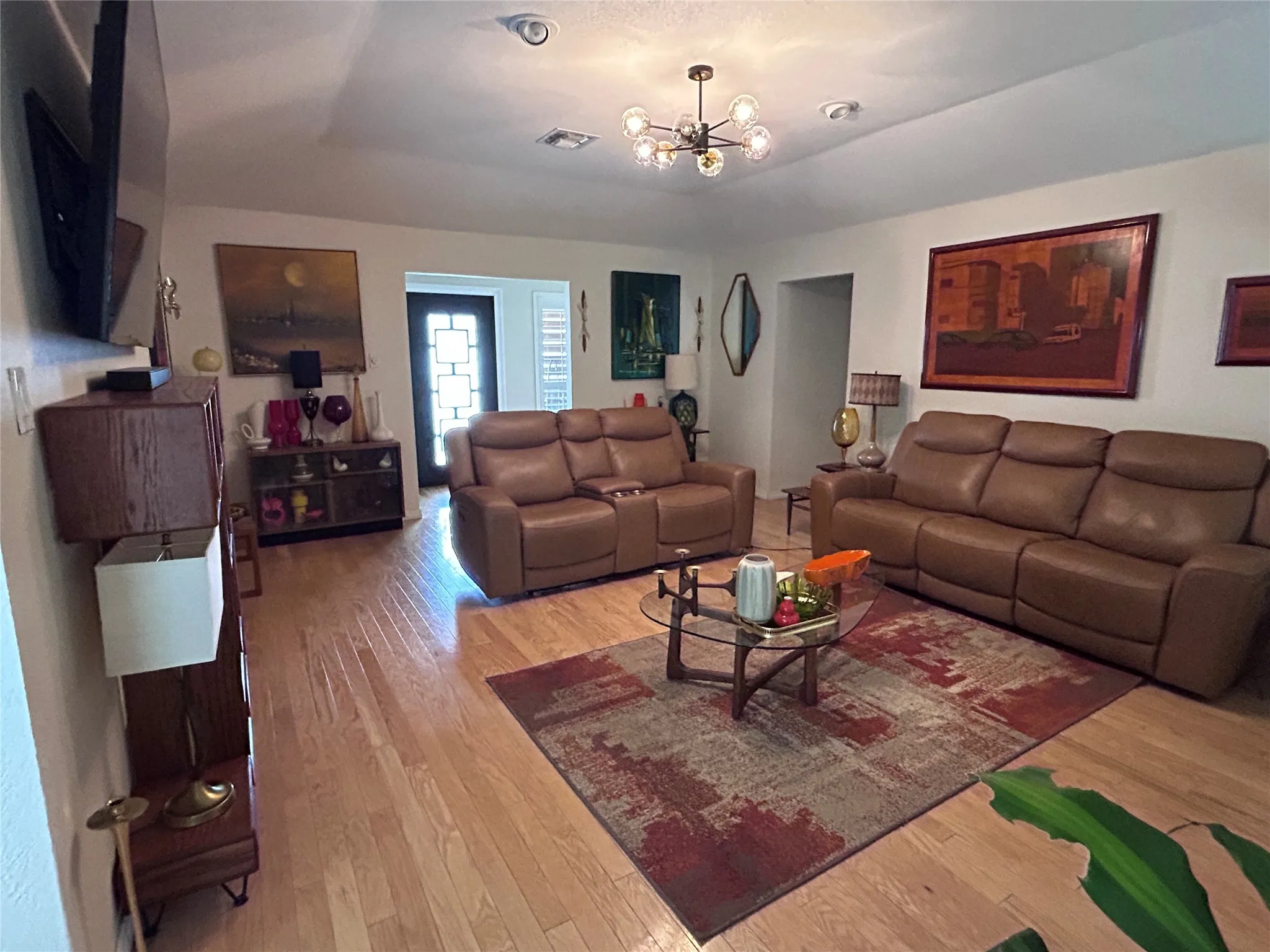 Single Family Residence For Rent in Hood County , 4512 Cimmaron Trail, De Cordova, Texas 76049, 3 Bedroom, 2 Bathroom, 2 Garage spaces, 1,710 Sqft, built in 1977, mls#21379396, Real Estate Agent in De Cordova, Homes For Rent in Hood county, Homes For Rent in De Cordova, Realtor in De Cordova Texas, Real Estate Brokerage Independent Realty Texas, Luminita Cordes Realtor