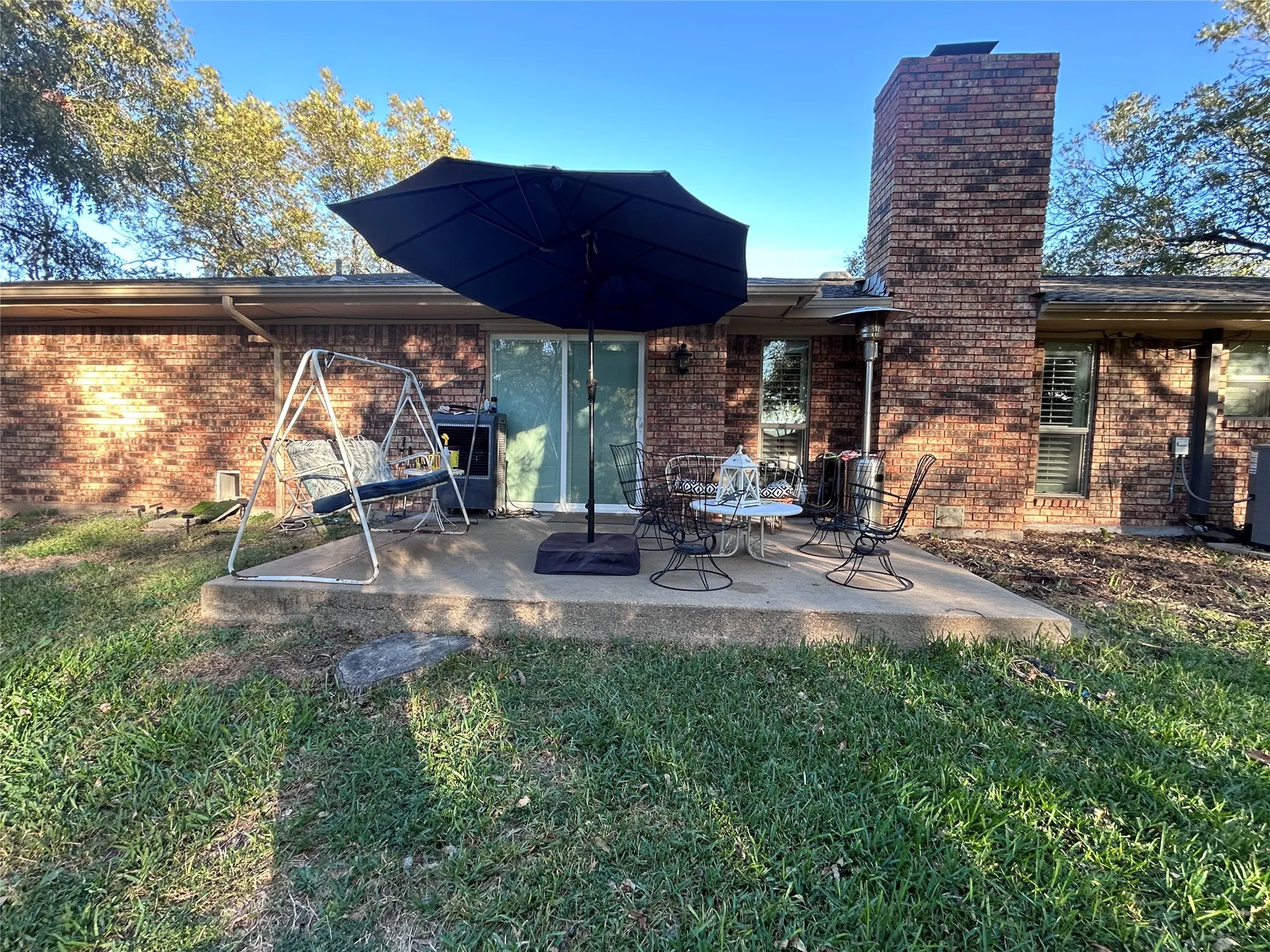 Single Family Residence For Rent in Hood County , 4512 Cimmaron Trail, De Cordova, Texas 76049, 3 Bedroom, 2 Bathroom, 2 Garage spaces, 1,710 Sqft, built in 1977, mls#21379396, Real Estate Agent in De Cordova, Homes For Rent in Hood county, Homes For Rent in De Cordova, Realtor in De Cordova Texas, Real Estate Brokerage Independent Realty Texas, Luminita Cordes Realtor
