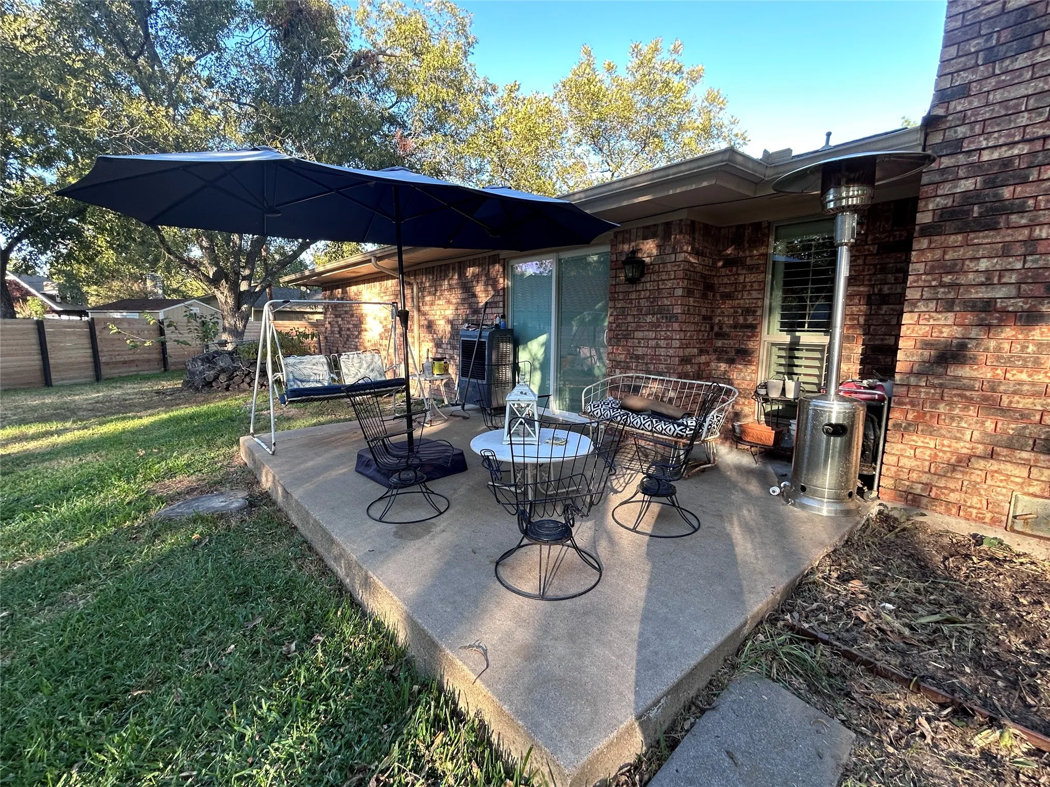 Single Family Residence For Rent in Hood County , 4512 Cimmaron Trail, De Cordova, Texas 76049, 3 Bedroom, 2 Bathroom, 2 Garage spaces, 1,710 Sqft, built in 1977, mls#21379396, Real Estate Agent in De Cordova, Homes For Rent in Hood county, Homes For Rent in De Cordova, Realtor in De Cordova Texas, Real Estate Brokerage Independent Realty Texas, Luminita Cordes Realtor