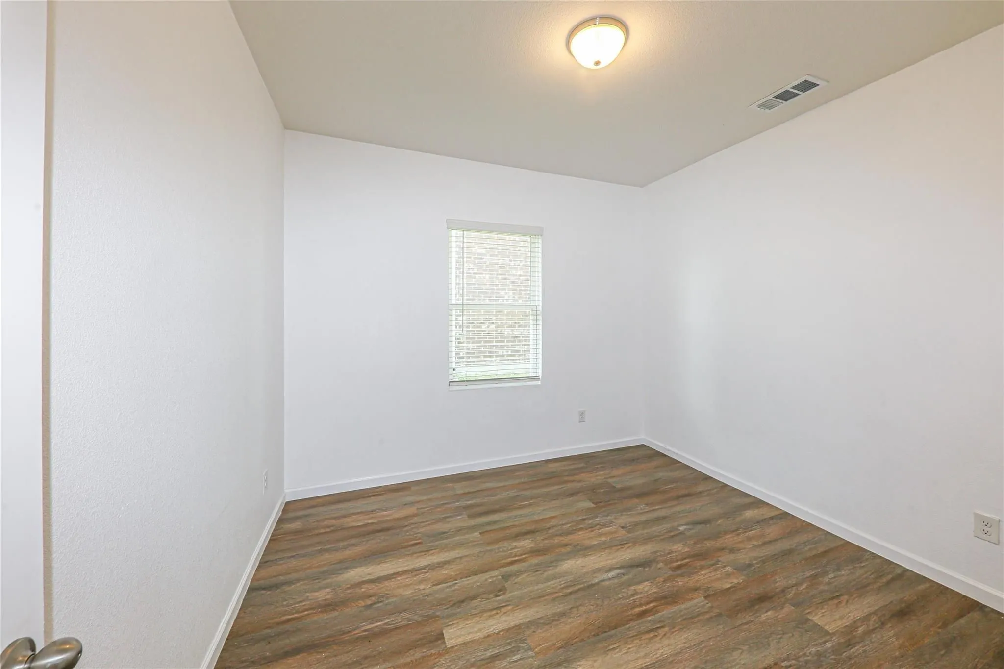 Single Family Residence For Sale in Collin County , 746 Wilshire Drive, Lavon, Texas 75166, 4 Bedroom, 2 Bathroom, 2 Garage spaces, 1,984 Sqft, built in 2020, mls#21380048, Real Estate Agent in Lavon, Homes For Sale in Collin county, Homes For Sale in Lavon, Realtor in Lavon Texas, Real Estate Brokerage Independent Realty Texas, Luminita Cordes Realtor