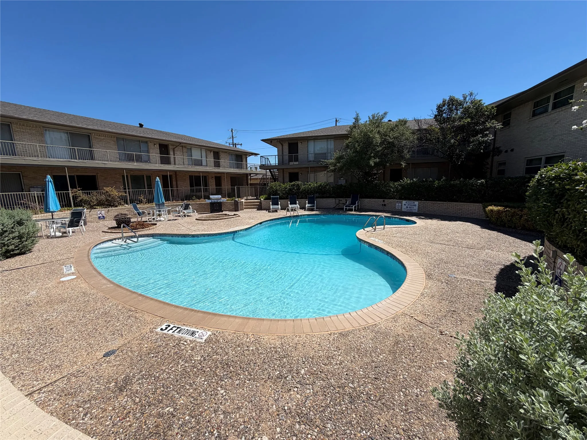 Condominium For Sale in Dallas County , 11116 Valleydale Drive D, Dallas, Texas 75230, 2 Bedroom, 2 Bathroom, Garage spaces, 1,044 Sqft, built in 1961, mls#21368843, Real Estate Agent in Dallas, Homes For Sale in Dallas county, Homes For Sale in Dallas, Realtor in Dallas Texas, Real Estate Brokerage Independent Realty Texas, Luminita Cordes Realtor