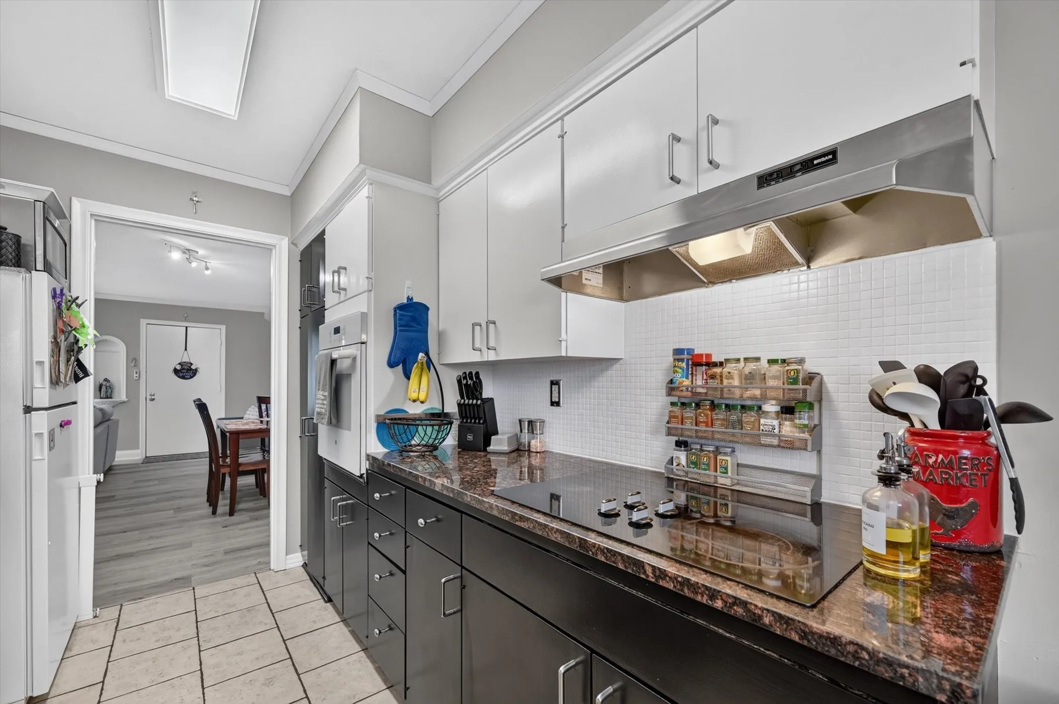 Condominium For Sale in Dallas County , 11116 Valleydale Drive D, Dallas, Texas 75230, 2 Bedroom, 2 Bathroom, Garage spaces, 1,044 Sqft, built in 1961, mls#21368843, Real Estate Agent in Dallas, Homes For Sale in Dallas county, Homes For Sale in Dallas, Realtor in Dallas Texas, Real Estate Brokerage Independent Realty Texas, Luminita Cordes Realtor