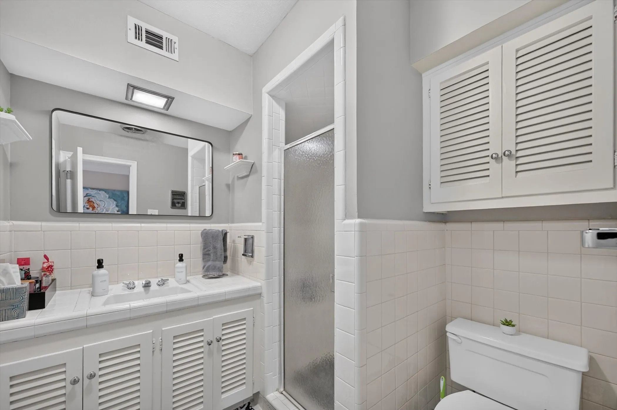 Condominium For Sale in Dallas County , 11116 Valleydale Drive D, Dallas, Texas 75230, 2 Bedroom, 2 Bathroom, Garage spaces, 1,044 Sqft, built in 1961, mls#21368843, Real Estate Agent in Dallas, Homes For Sale in Dallas county, Homes For Sale in Dallas, Realtor in Dallas Texas, Real Estate Brokerage Independent Realty Texas, Luminita Cordes Realtor