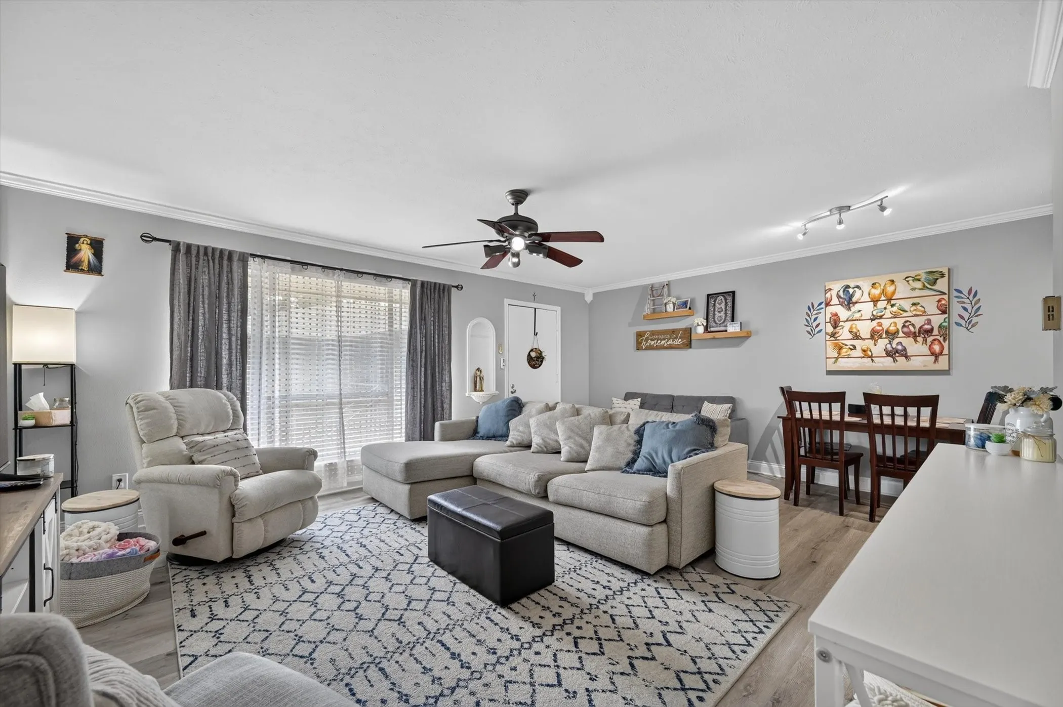 Condominium For Sale in Dallas County , 11116 Valleydale Drive D, Dallas, Texas 75230, 2 Bedroom, 2 Bathroom, Garage spaces, 1,044 Sqft, built in 1961, mls#21368843, Real Estate Agent in Dallas, Homes For Sale in Dallas county, Homes For Sale in Dallas, Realtor in Dallas Texas, Real Estate Brokerage Independent Realty Texas, Luminita Cordes Realtor