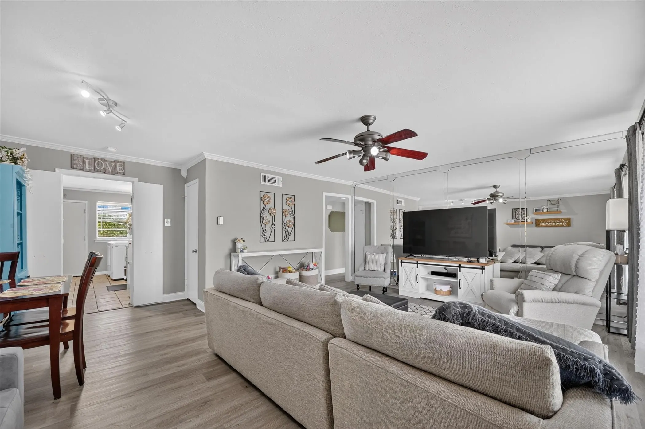 Condominium For Sale in Dallas County , 11116 Valleydale Drive D, Dallas, Texas 75230, 2 Bedroom, 2 Bathroom, Garage spaces, 1,044 Sqft, built in 1961, mls#21368843, Real Estate Agent in Dallas, Homes For Sale in Dallas county, Homes For Sale in Dallas, Realtor in Dallas Texas, Real Estate Brokerage Independent Realty Texas, Luminita Cordes Realtor