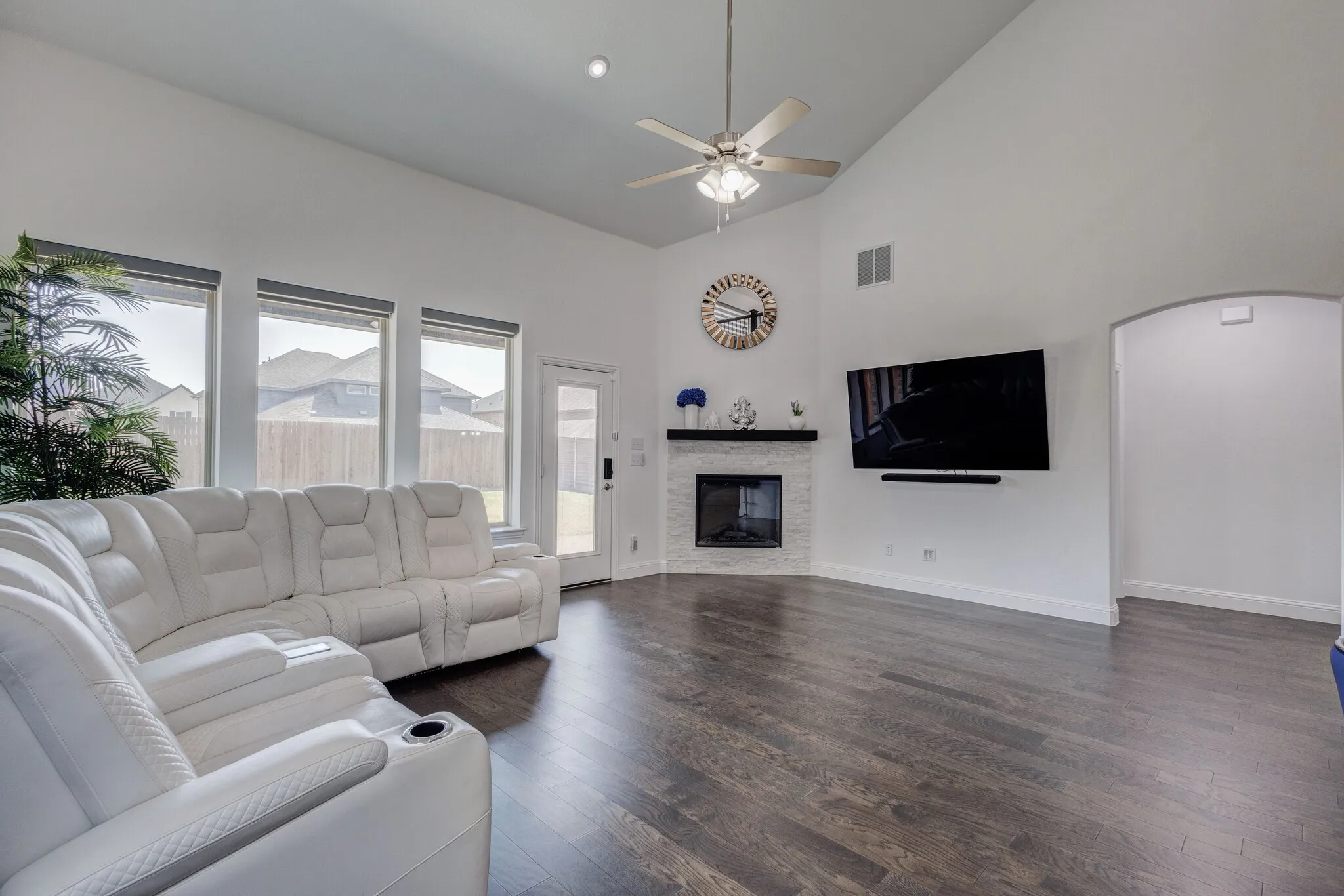 Single Family Residence For Sale in Denton County , 1721 Canals Drive, Little Elm, Texas 75068, 4 Bedroom, 4 Bathroom, 2 Garage spaces, 3,678 Sqft, built in 2024, mls#21379798, Real Estate Agent in Little Elm, Homes For Sale in Denton county, Homes For Sale in Little Elm, Realtor in Little Elm Texas, Real Estate Brokerage Independent Realty Texas, Luminita Cordes Realtor