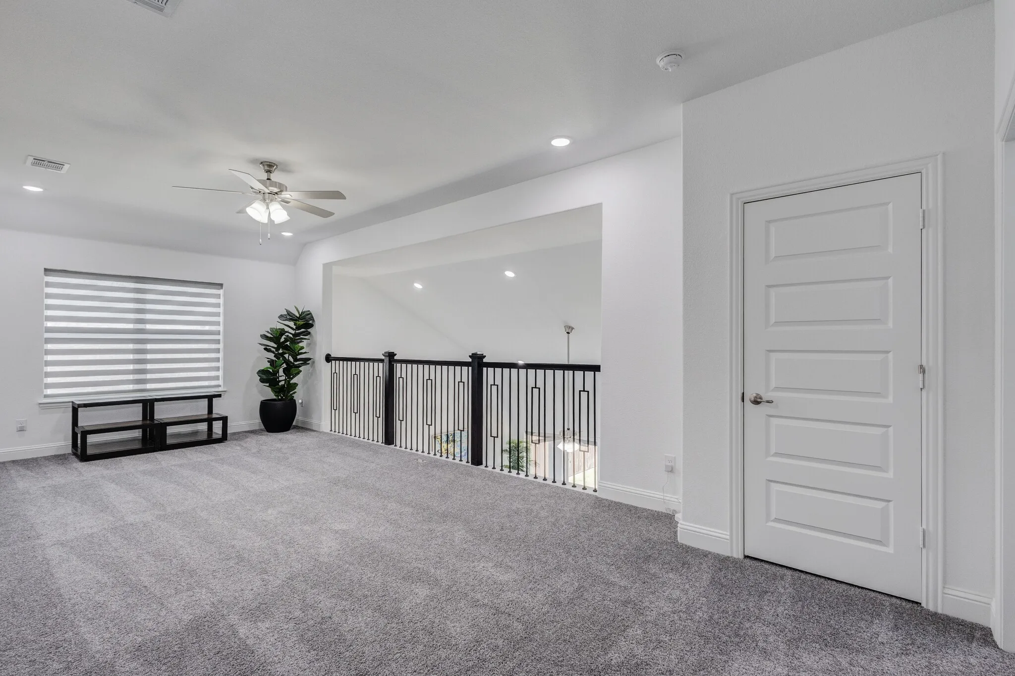 Single Family Residence For Sale in Denton County , 1721 Canals Drive, Little Elm, Texas 75068, 4 Bedroom, 4 Bathroom, 2 Garage spaces, 3,678 Sqft, built in 2024, mls#21379798, Real Estate Agent in Little Elm, Homes For Sale in Denton county, Homes For Sale in Little Elm, Realtor in Little Elm Texas, Real Estate Brokerage Independent Realty Texas, Luminita Cordes Realtor