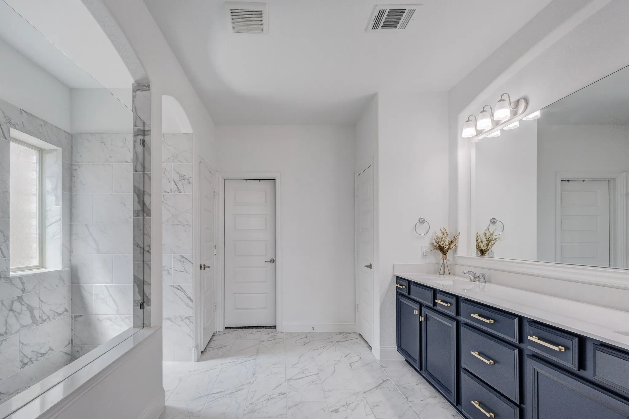 Single Family Residence For Sale in Denton County , 1721 Canals Drive, Little Elm, Texas 75068, 4 Bedroom, 4 Bathroom, 2 Garage spaces, 3,678 Sqft, built in 2024, mls#21379798, Real Estate Agent in Little Elm, Homes For Sale in Denton county, Homes For Sale in Little Elm, Realtor in Little Elm Texas, Real Estate Brokerage Independent Realty Texas, Luminita Cordes Realtor