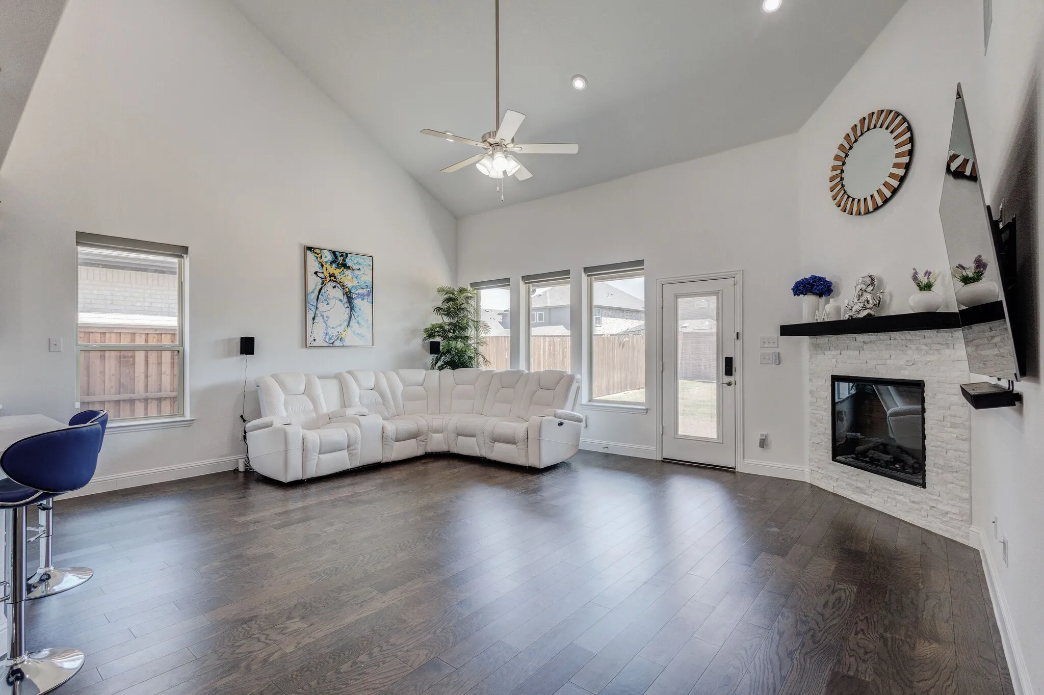 Single Family Residence For Sale in Denton County , 1721 Canals Drive, Little Elm, Texas 75068, 4 Bedroom, 4 Bathroom, 2 Garage spaces, 3,678 Sqft, built in 2024, mls#21379798, Real Estate Agent in Little Elm, Homes For Sale in Denton county, Homes For Sale in Little Elm, Realtor in Little Elm Texas, Real Estate Brokerage Independent Realty Texas, Luminita Cordes Realtor