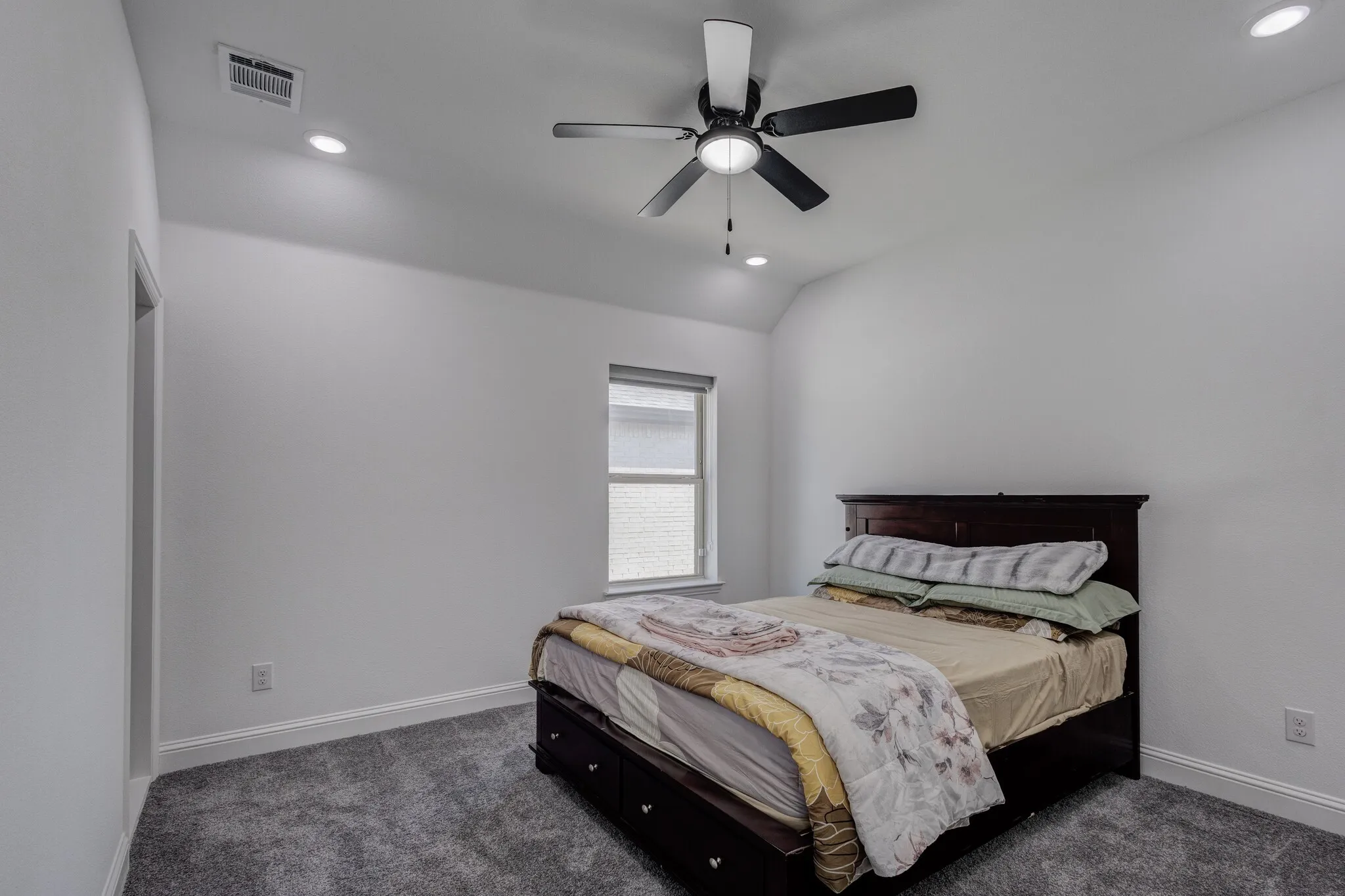 Single Family Residence For Sale in Denton County , 1721 Canals Drive, Little Elm, Texas 75068, 4 Bedroom, 4 Bathroom, 2 Garage spaces, 3,678 Sqft, built in 2024, mls#21379798, Real Estate Agent in Little Elm, Homes For Sale in Denton county, Homes For Sale in Little Elm, Realtor in Little Elm Texas, Real Estate Brokerage Independent Realty Texas, Luminita Cordes Realtor