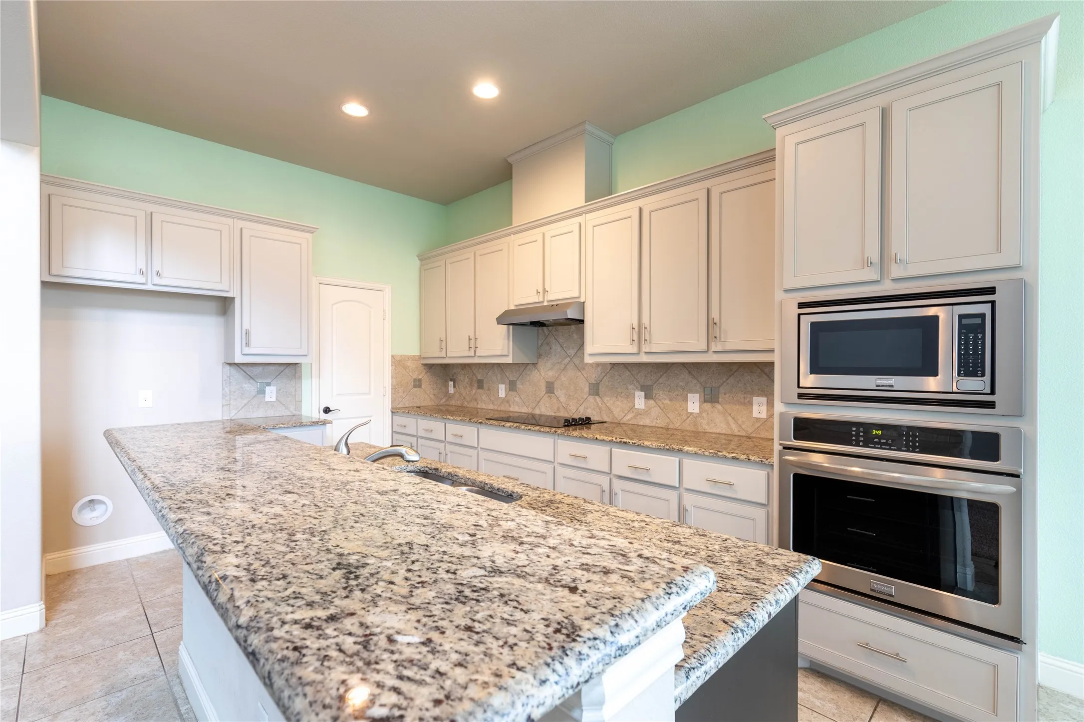 Single Family Residence For Rent in Collin County , 3312 Blue Jay Lane, Melissa, Texas 75454, 4 Bedroom, 4 Bathroom, 3 Garage spaces, 3,380 Sqft, built in 2016, mls#21380050, Real Estate Agent in Melissa, Homes For Rent in Collin county, Homes For Rent in Melissa, Realtor in Melissa Texas, Real Estate Brokerage Independent Realty Texas, Luminita Cordes Realtor