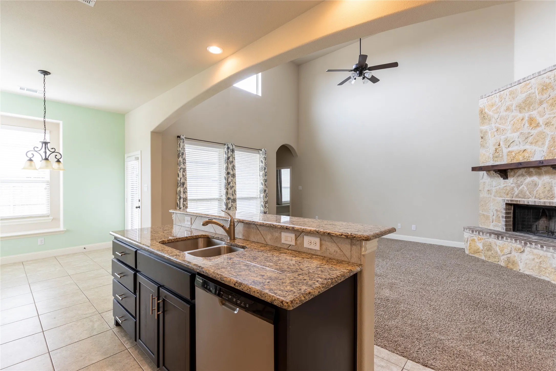Single Family Residence For Rent in Collin County , 3312 Blue Jay Lane, Melissa, Texas 75454, 4 Bedroom, 4 Bathroom, 3 Garage spaces, 3,380 Sqft, built in 2016, mls#21380050, Real Estate Agent in Melissa, Homes For Rent in Collin county, Homes For Rent in Melissa, Realtor in Melissa Texas, Real Estate Brokerage Independent Realty Texas, Luminita Cordes Realtor