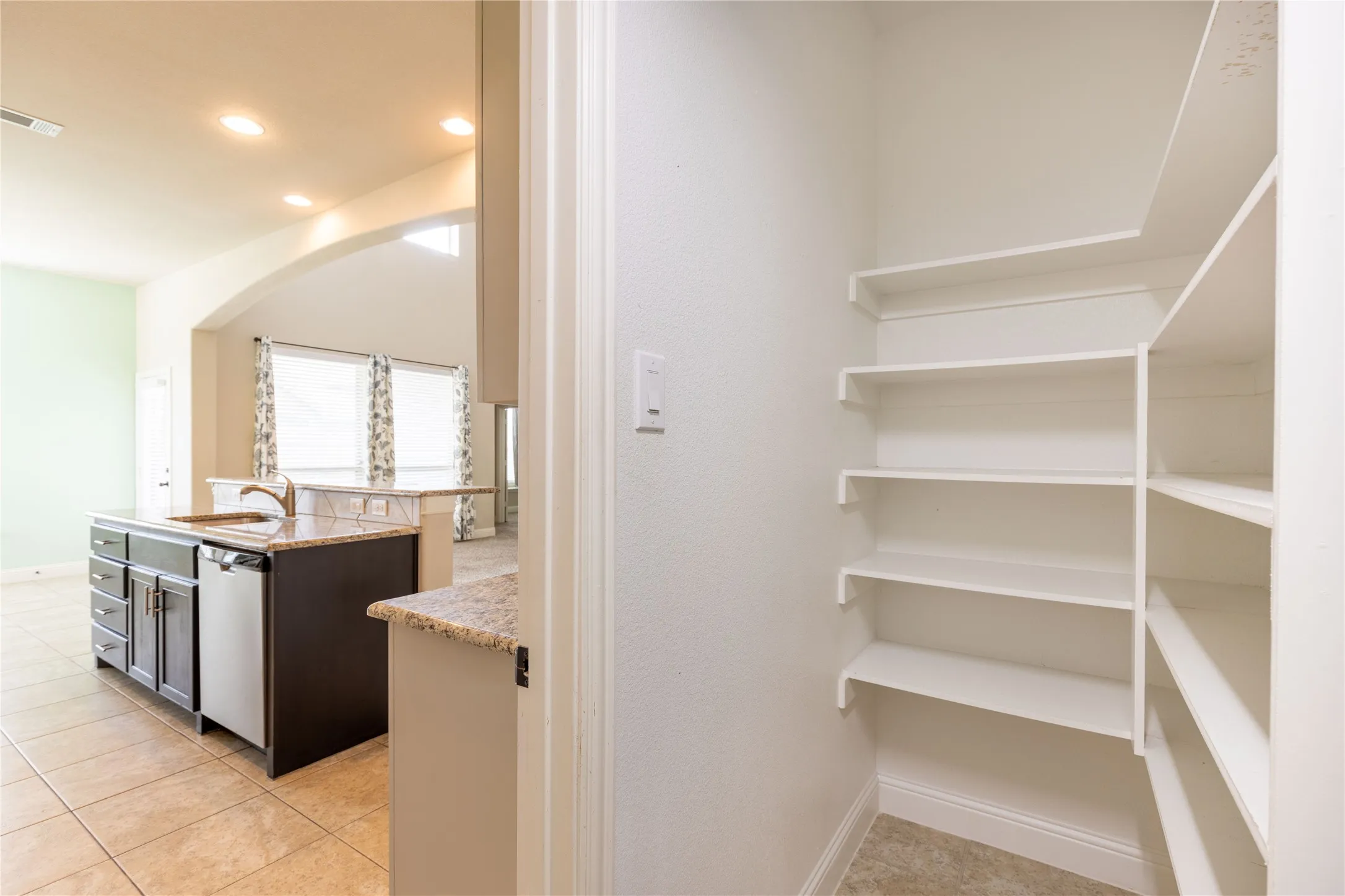 Single Family Residence For Rent in Collin County , 3312 Blue Jay Lane, Melissa, Texas 75454, 4 Bedroom, 4 Bathroom, 3 Garage spaces, 3,380 Sqft, built in 2016, mls#21380050, Real Estate Agent in Melissa, Homes For Rent in Collin county, Homes For Rent in Melissa, Realtor in Melissa Texas, Real Estate Brokerage Independent Realty Texas, Luminita Cordes Realtor