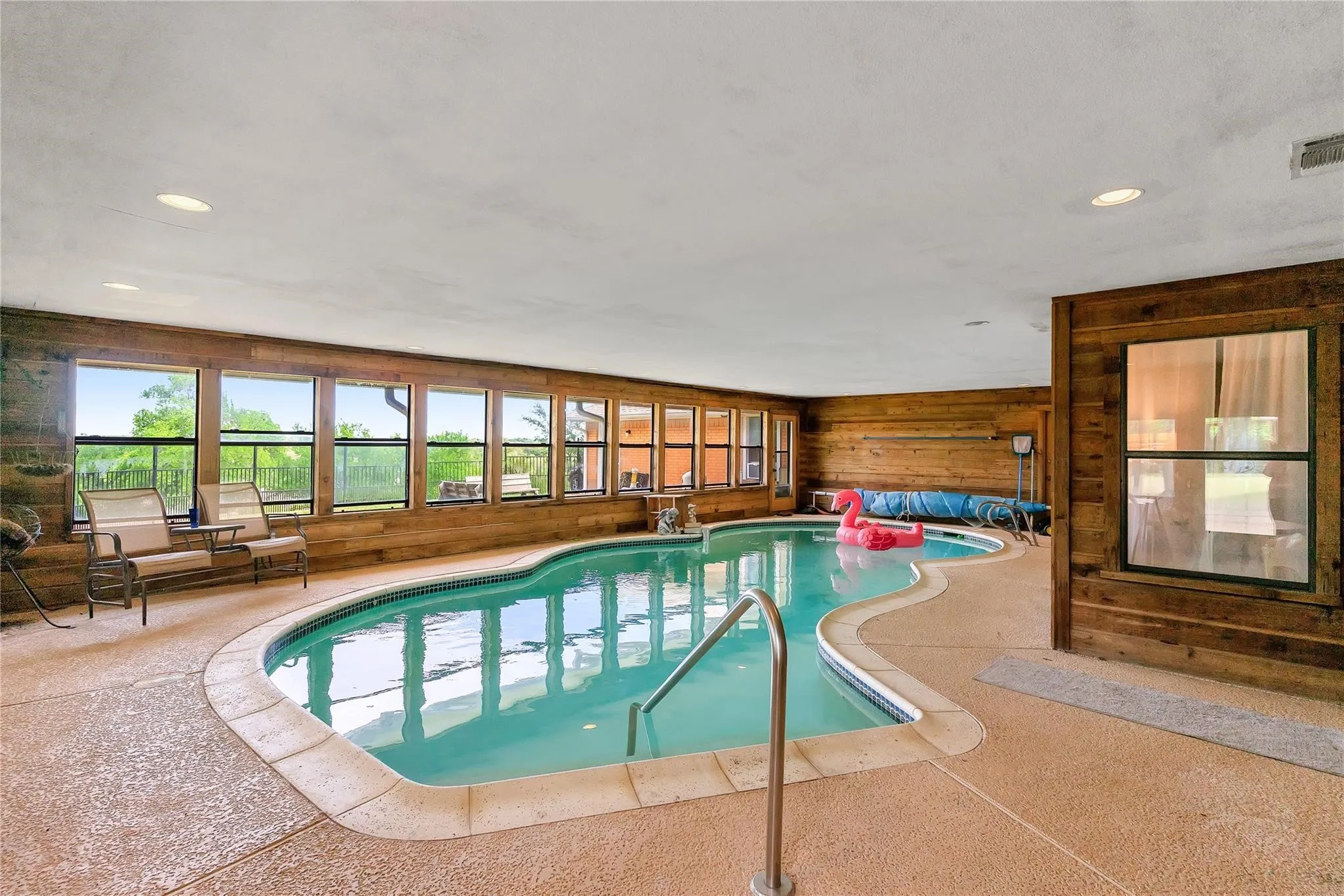 Single Family Residence For Sale in Hood County , 6212 Westover Drive, Granbury, Texas 76049, 4 Bedroom, 3 Bathroom, 3 Garage spaces, 3,171 Sqft, built in 1986, mls#21379759, Real Estate Agent in Granbury, Homes For Sale in Hood county, Homes For Sale in Granbury, Realtor in Granbury Texas, Real Estate Brokerage Independent Realty Texas, Luminita Cordes Realtor