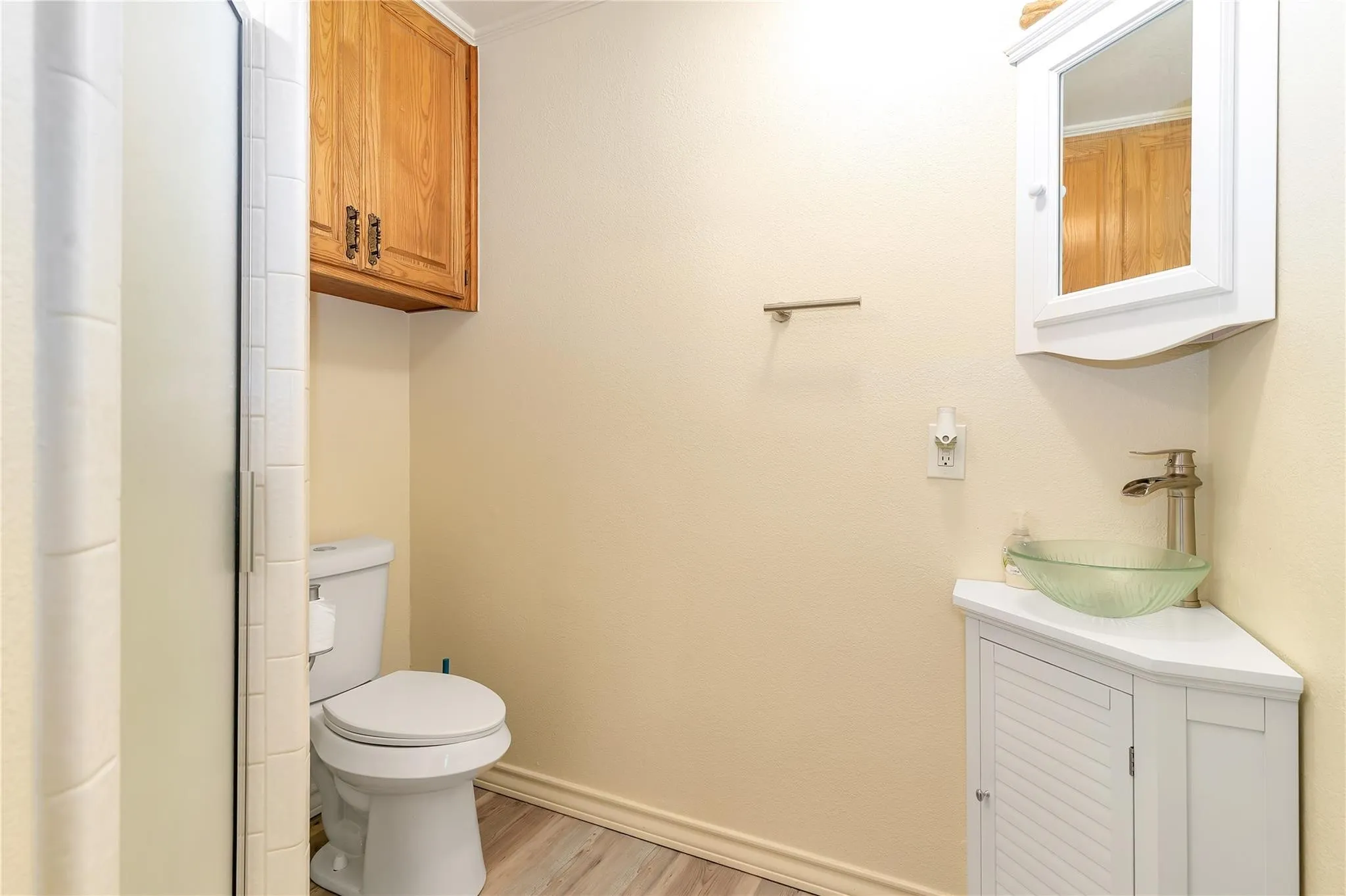 Single Family Residence For Sale in Hood County , 6212 Westover Drive, Granbury, Texas 76049, 4 Bedroom, 3 Bathroom, 3 Garage spaces, 3,171 Sqft, built in 1986, mls#21379759, Real Estate Agent in Granbury, Homes For Sale in Hood county, Homes For Sale in Granbury, Realtor in Granbury Texas, Real Estate Brokerage Independent Realty Texas, Luminita Cordes Realtor