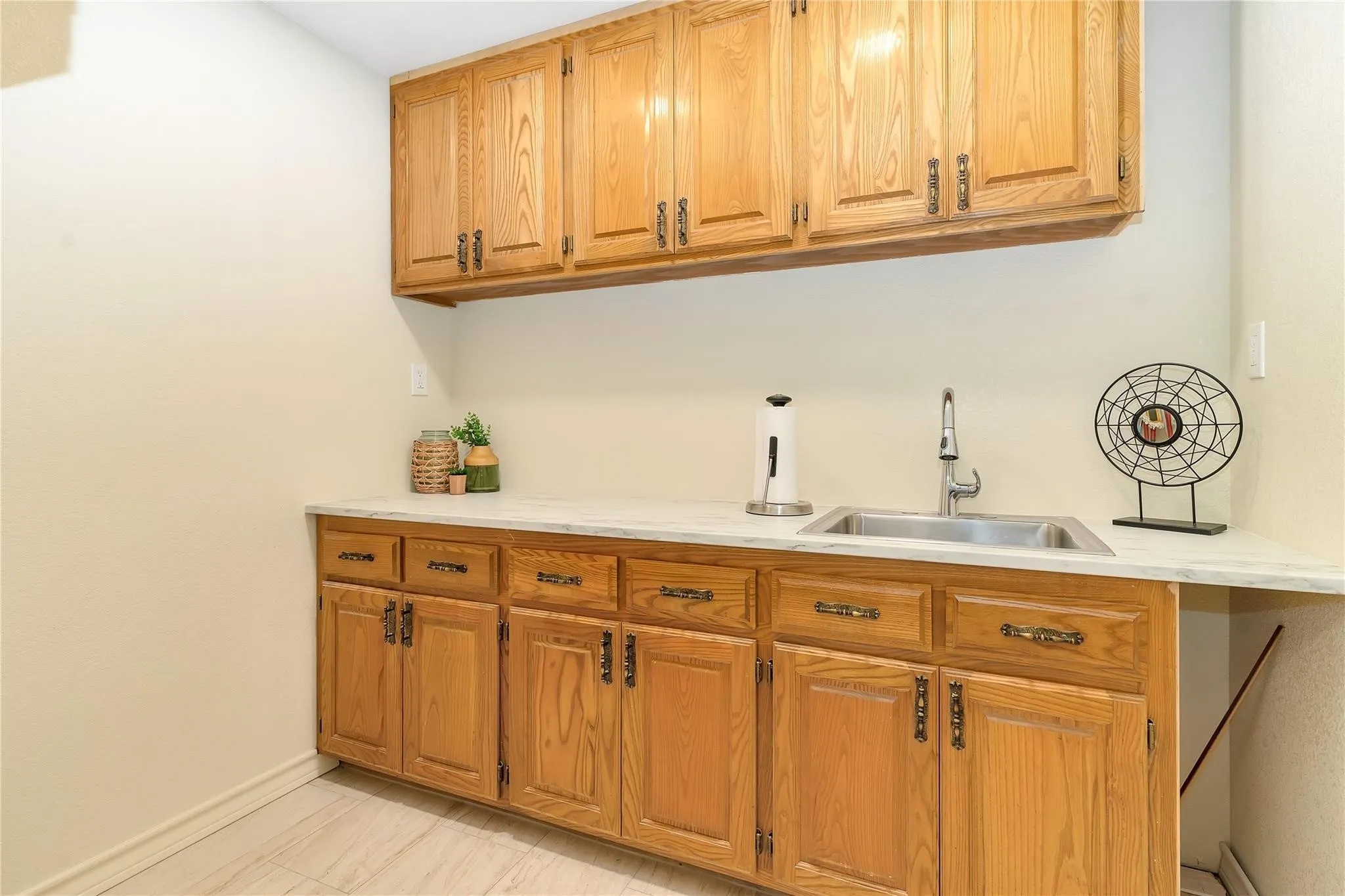 Single Family Residence For Sale in Hood County , 6212 Westover Drive, Granbury, Texas 76049, 4 Bedroom, 3 Bathroom, 3 Garage spaces, 3,171 Sqft, built in 1986, mls#21379759, Real Estate Agent in Granbury, Homes For Sale in Hood county, Homes For Sale in Granbury, Realtor in Granbury Texas, Real Estate Brokerage Independent Realty Texas, Luminita Cordes Realtor