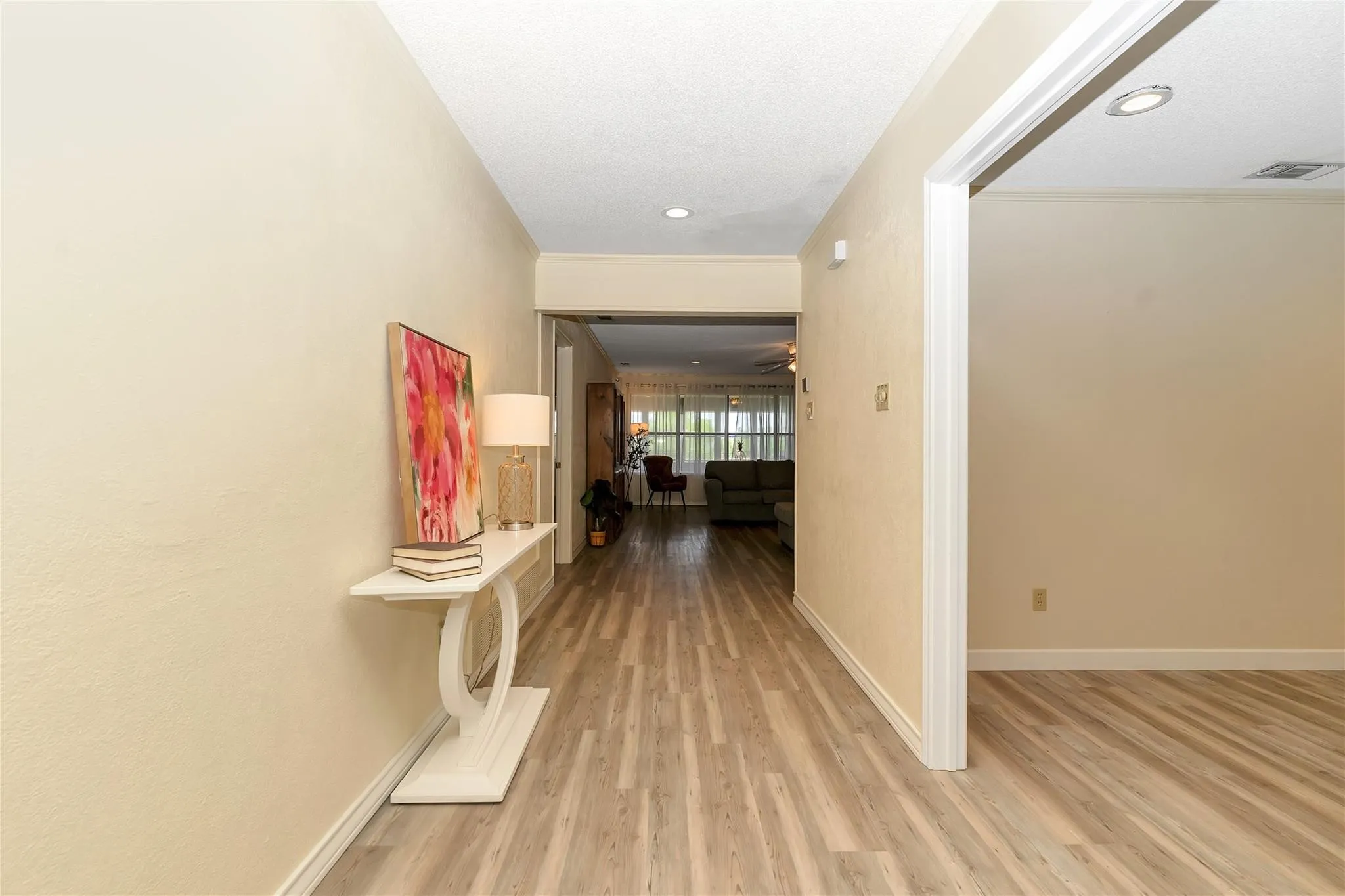 Single Family Residence For Sale in Hood County , 6212 Westover Drive, Granbury, Texas 76049, 4 Bedroom, 3 Bathroom, 3 Garage spaces, 3,171 Sqft, built in 1986, mls#21379759, Real Estate Agent in Granbury, Homes For Sale in Hood county, Homes For Sale in Granbury, Realtor in Granbury Texas, Real Estate Brokerage Independent Realty Texas, Luminita Cordes Realtor