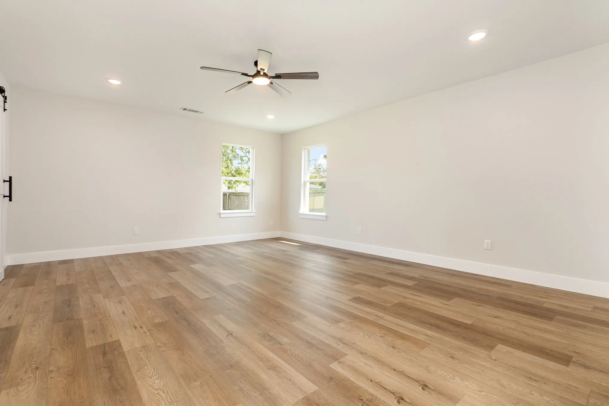 Single Family Residence For Rent in Dallas County , 13520 Glenside Drive, Farmers Branch, Texas 75234, 3 Bedroom, 2 Bathroom, 1 Garage spaces, 1,740 Sqft, built in 1956, mls#21380026, Real Estate Agent in Farmers Branch, Homes For Rent in Dallas county, Homes For Rent in Farmers Branch, Realtor in Farmers Branch Texas, Real Estate Brokerage Independent Realty Texas, Luminita Cordes Realtor
