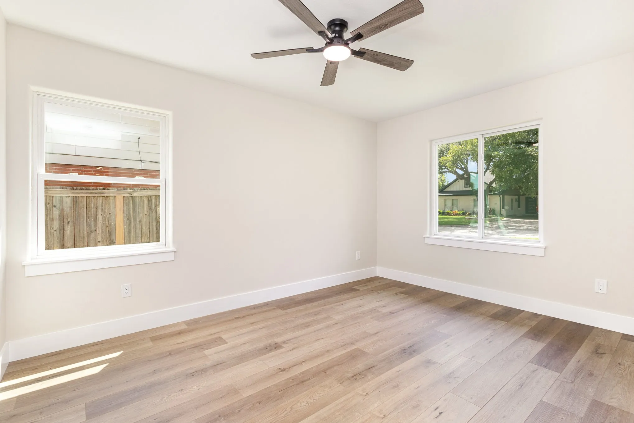 Single Family Residence For Rent in Dallas County , 13520 Glenside Drive, Farmers Branch, Texas 75234, 3 Bedroom, 2 Bathroom, 1 Garage spaces, 1,740 Sqft, built in 1956, mls#21380026, Real Estate Agent in Farmers Branch, Homes For Rent in Dallas county, Homes For Rent in Farmers Branch, Realtor in Farmers Branch Texas, Real Estate Brokerage Independent Realty Texas, Luminita Cordes Realtor