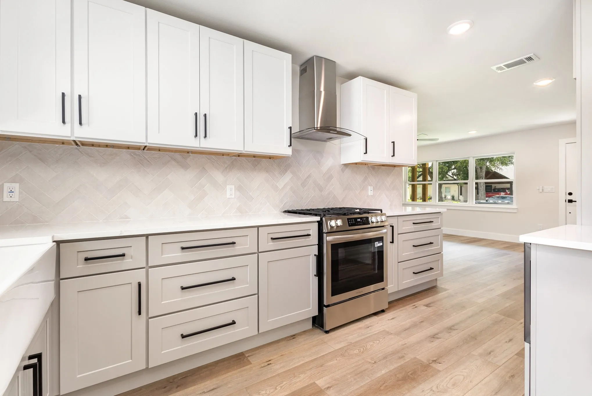 Single Family Residence For Rent in Dallas County , 13520 Glenside Drive, Farmers Branch, Texas 75234, 3 Bedroom, 2 Bathroom, 1 Garage spaces, 1,740 Sqft, built in 1956, mls#21380026, Real Estate Agent in Farmers Branch, Homes For Rent in Dallas county, Homes For Rent in Farmers Branch, Realtor in Farmers Branch Texas, Real Estate Brokerage Independent Realty Texas, Luminita Cordes Realtor