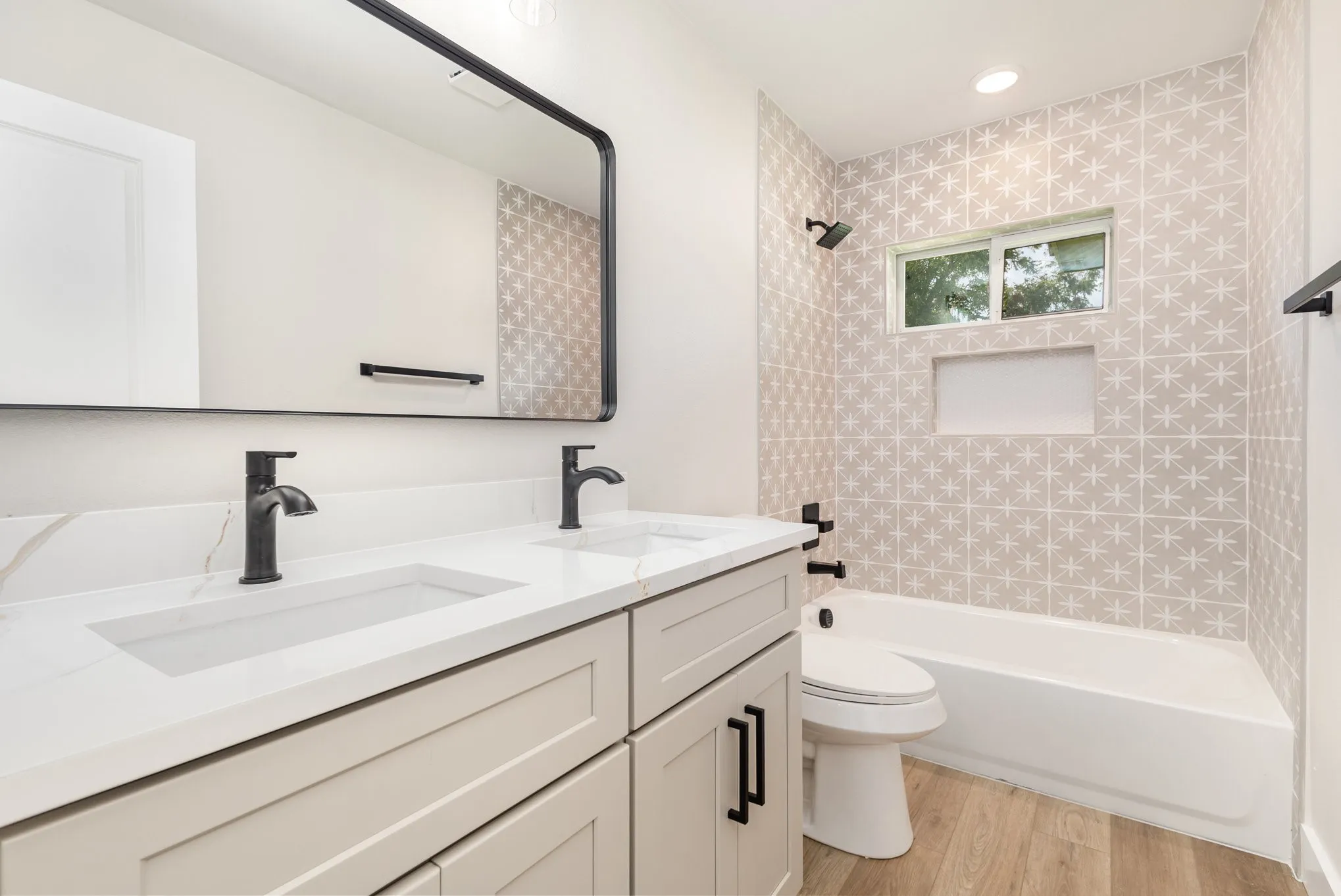 Single Family Residence For Rent in Dallas County , 13520 Glenside Drive, Farmers Branch, Texas 75234, 3 Bedroom, 2 Bathroom, 1 Garage spaces, 1,740 Sqft, built in 1956, mls#21380026, Real Estate Agent in Farmers Branch, Homes For Rent in Dallas county, Homes For Rent in Farmers Branch, Realtor in Farmers Branch Texas, Real Estate Brokerage Independent Realty Texas, Luminita Cordes Realtor