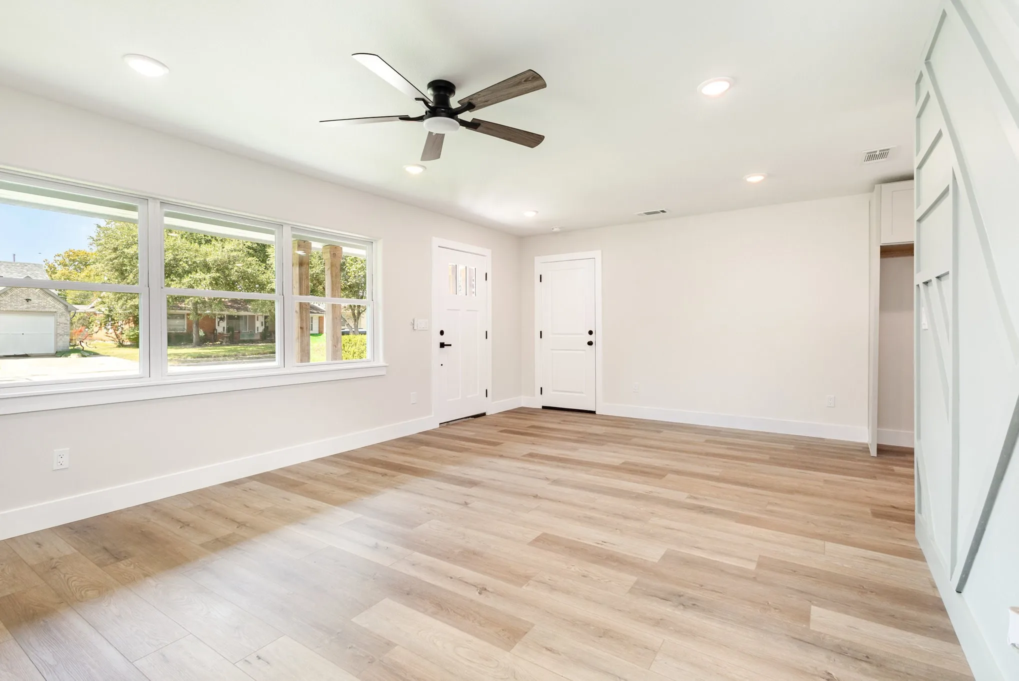 Single Family Residence For Rent in Dallas County , 13520 Glenside Drive, Farmers Branch, Texas 75234, 3 Bedroom, 2 Bathroom, 1 Garage spaces, 1,740 Sqft, built in 1956, mls#21380026, Real Estate Agent in Farmers Branch, Homes For Rent in Dallas county, Homes For Rent in Farmers Branch, Realtor in Farmers Branch Texas, Real Estate Brokerage Independent Realty Texas, Luminita Cordes Realtor