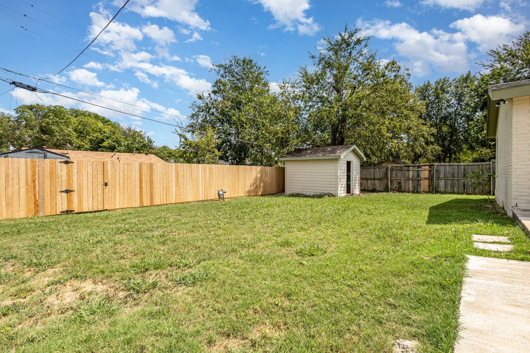 Single Family Residence For Rent in Dallas County , 13520 Glenside Drive, Farmers Branch, Texas 75234, 3 Bedroom, 2 Bathroom, 1 Garage spaces, 1,740 Sqft, built in 1956, mls#21380026, Real Estate Agent in Farmers Branch, Homes For Rent in Dallas county, Homes For Rent in Farmers Branch, Realtor in Farmers Branch Texas, Real Estate Brokerage Independent Realty Texas, Luminita Cordes Realtor