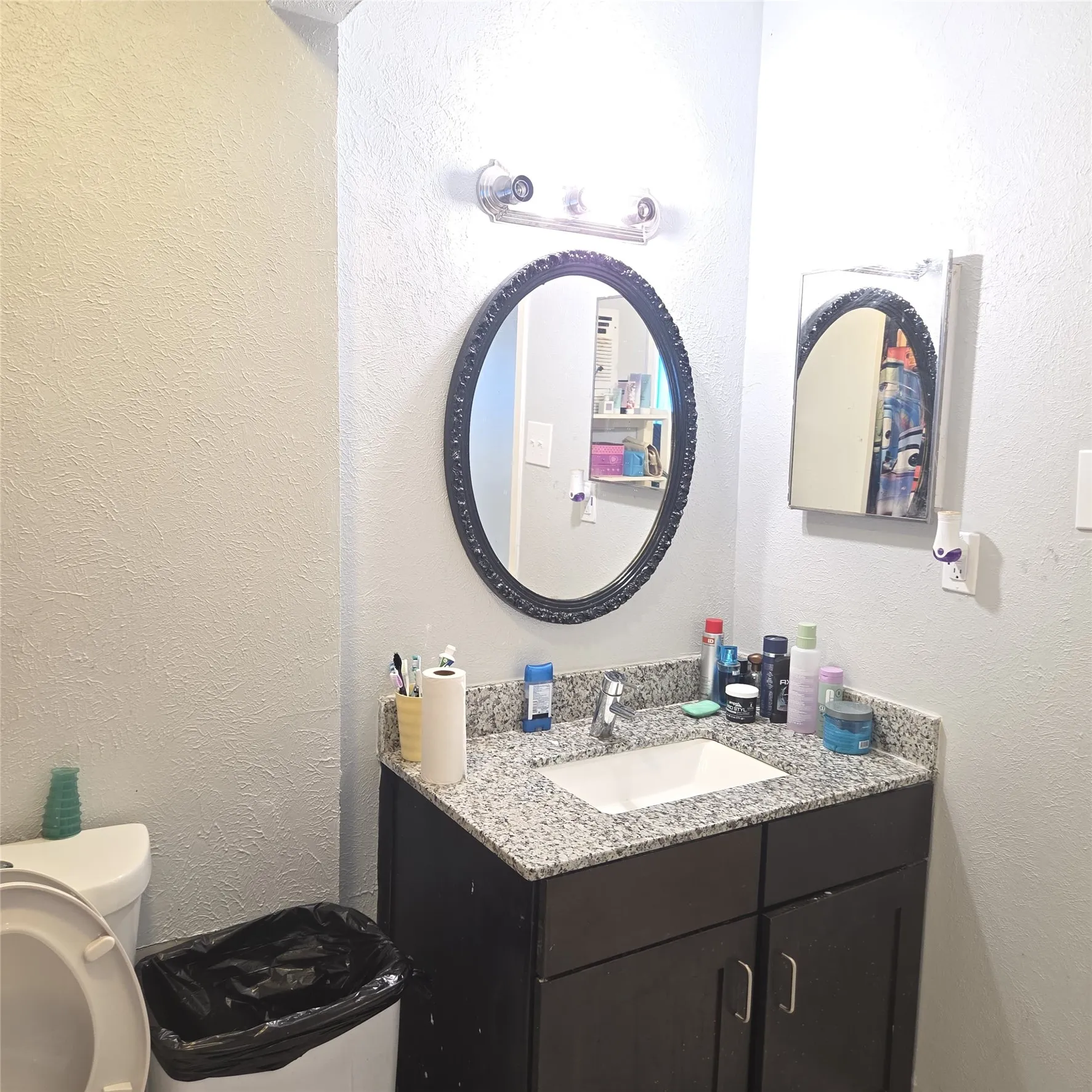 Single Family Residence For Sale in Dallas County , 4001 Burning Tree Lane, Garland, Texas 75042, 4 Bedroom, 2 Bathroom, 2 Garage spaces, 2,068 Sqft, built in 1967, mls#21380051, Real Estate Agent in Garland, Homes For Sale in Dallas county, Homes For Sale in Garland, Realtor in Garland Texas, Real Estate Brokerage Independent Realty Texas, Luminita Cordes Realtor