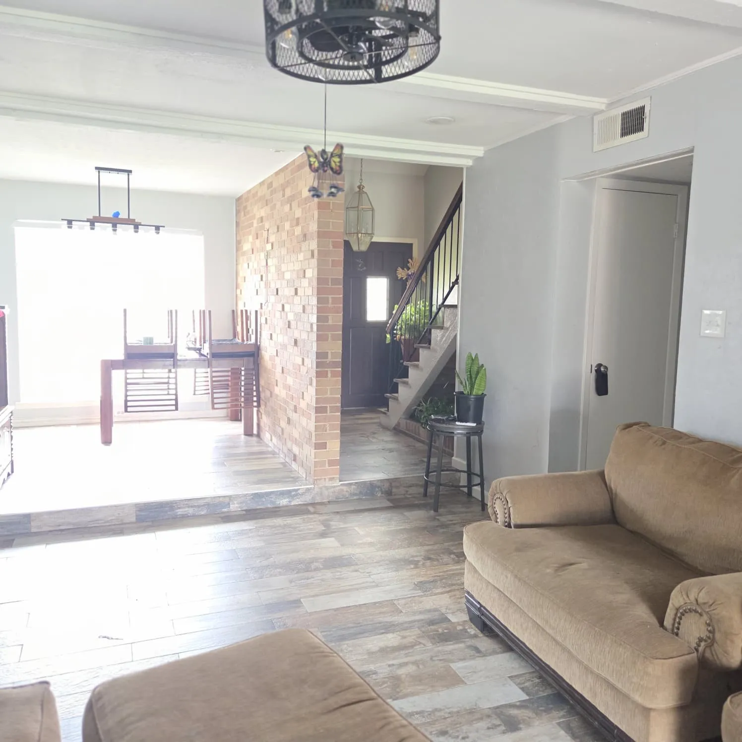 Single Family Residence For Sale in Dallas County , 4001 Burning Tree Lane, Garland, Texas 75042, 4 Bedroom, 2 Bathroom, 2 Garage spaces, 2,068 Sqft, built in 1967, mls#21380051, Real Estate Agent in Garland, Homes For Sale in Dallas county, Homes For Sale in Garland, Realtor in Garland Texas, Real Estate Brokerage Independent Realty Texas, Luminita Cordes Realtor
