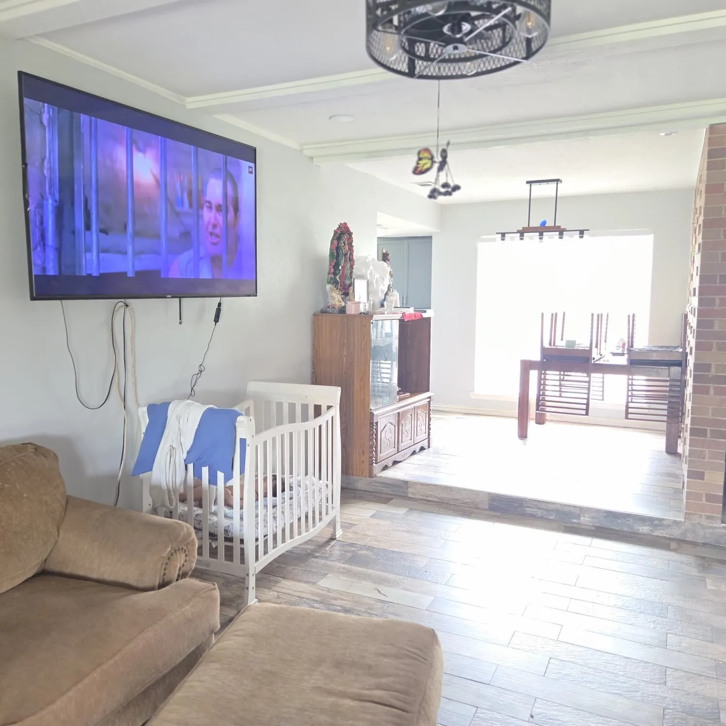 Single Family Residence For Sale in Dallas County , 4001 Burning Tree Lane, Garland, Texas 75042, 4 Bedroom, 2 Bathroom, 2 Garage spaces, 2,068 Sqft, built in 1967, mls#21380051, Real Estate Agent in Garland, Homes For Sale in Dallas county, Homes For Sale in Garland, Realtor in Garland Texas, Real Estate Brokerage Independent Realty Texas, Luminita Cordes Realtor