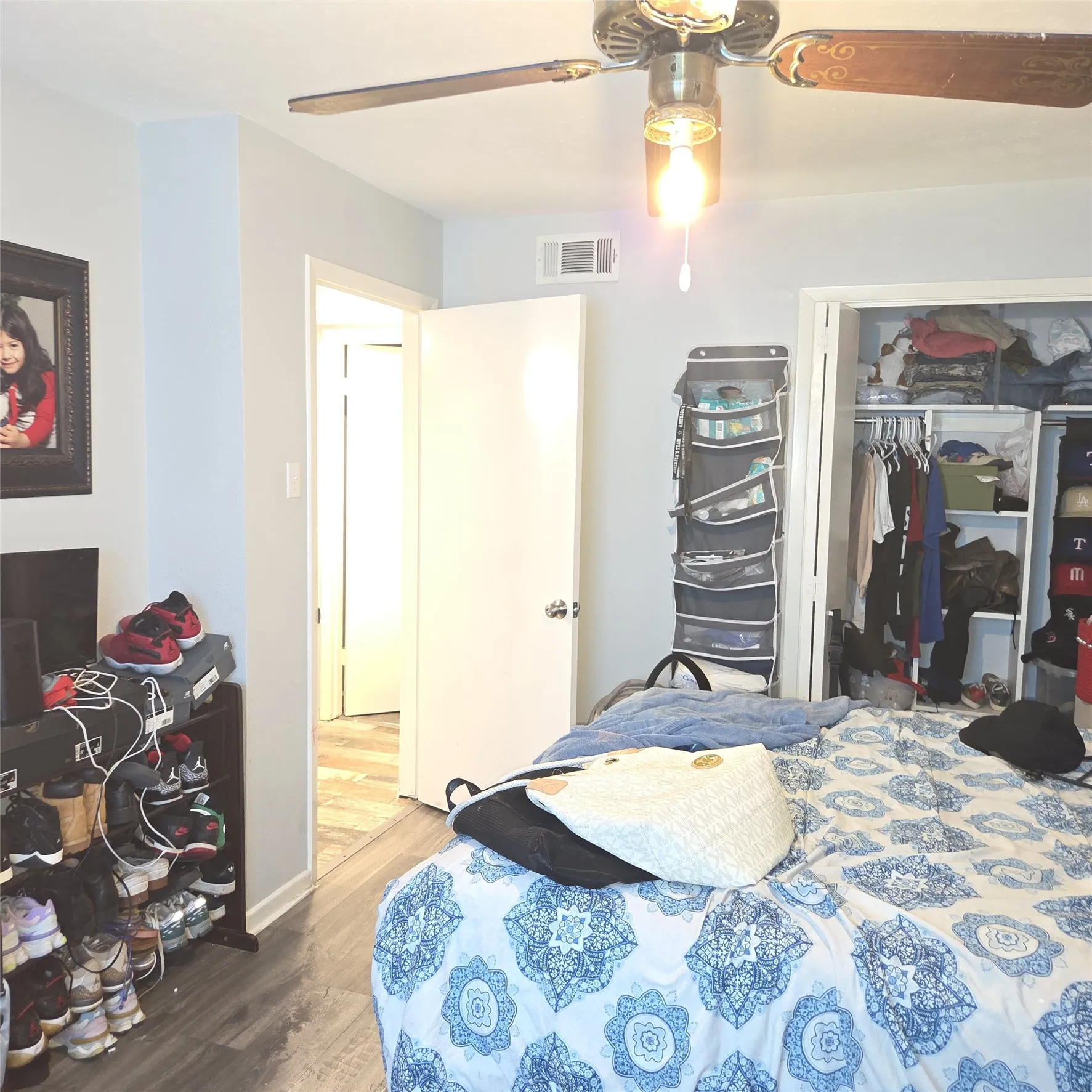 Single Family Residence For Sale in Dallas County , 4001 Burning Tree Lane, Garland, Texas 75042, 4 Bedroom, 2 Bathroom, 2 Garage spaces, 2,068 Sqft, built in 1967, mls#21380051, Real Estate Agent in Garland, Homes For Sale in Dallas county, Homes For Sale in Garland, Realtor in Garland Texas, Real Estate Brokerage Independent Realty Texas, Luminita Cordes Realtor