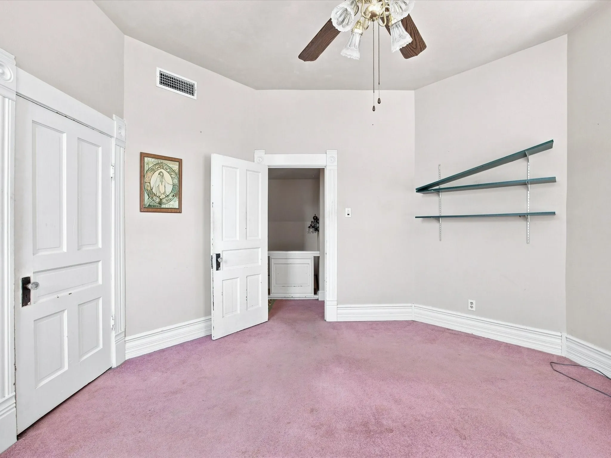 Single Family Residence For Sale in Ellis County , 504 W Knox Street, Ennis, Texas 75119, 3 Bedroom, 3 Bathroom, Garage spaces, 2,376 Sqft, built in 1910, mls#21378048, Real Estate Agent in Ennis, Homes For Sale in Ellis county, Homes For Sale in Ennis, Realtor in Ennis Texas, Real Estate Brokerage Independent Realty Texas, Luminita Cordes Realtor