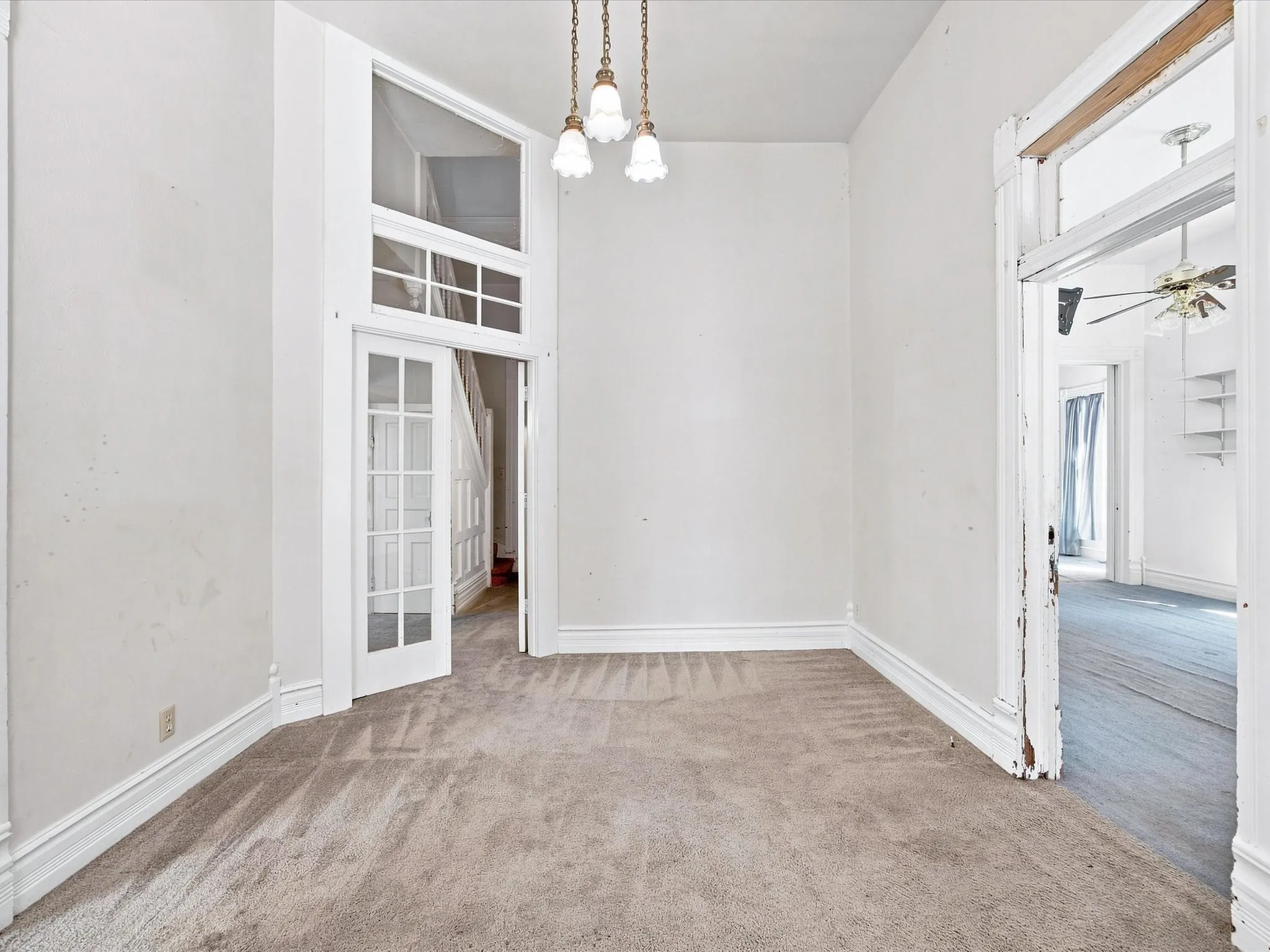 Single Family Residence For Sale in Ellis County , 504 W Knox Street, Ennis, Texas 75119, 3 Bedroom, 3 Bathroom, Garage spaces, 2,376 Sqft, built in 1910, mls#21378048, Real Estate Agent in Ennis, Homes For Sale in Ellis county, Homes For Sale in Ennis, Realtor in Ennis Texas, Real Estate Brokerage Independent Realty Texas, Luminita Cordes Realtor
