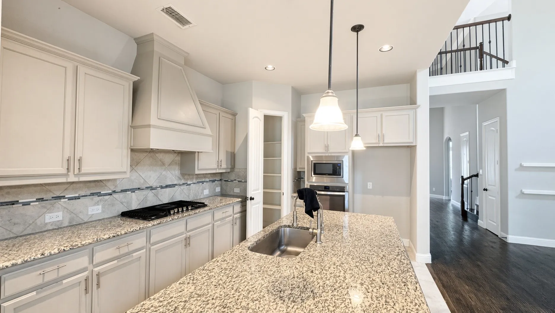 Single Family Residence For Rent in Collin County , 5912 Adair Lane 1, Mc Kinney, Texas 75070, 5 Bedroom, 4 Bathroom, 2 Garage spaces, 3,313 Sqft, built in 2017, mls#21378016, Real Estate Agent in Mc Kinney, Homes For Rent in Collin county, Homes For Rent in Mc Kinney, Realtor in Mc Kinney Texas, Real Estate Brokerage Independent Realty Texas, Luminita Cordes Realtor