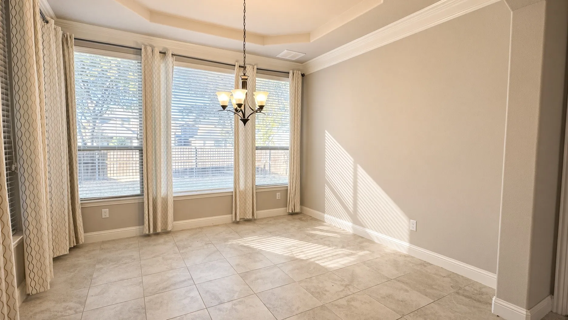 Single Family Residence For Rent in Collin County , 5912 Adair Lane 1, Mc Kinney, Texas 75070, 5 Bedroom, 4 Bathroom, 2 Garage spaces, 3,313 Sqft, built in 2017, mls#21378016, Real Estate Agent in Mc Kinney, Homes For Rent in Collin county, Homes For Rent in Mc Kinney, Realtor in Mc Kinney Texas, Real Estate Brokerage Independent Realty Texas, Luminita Cordes Realtor