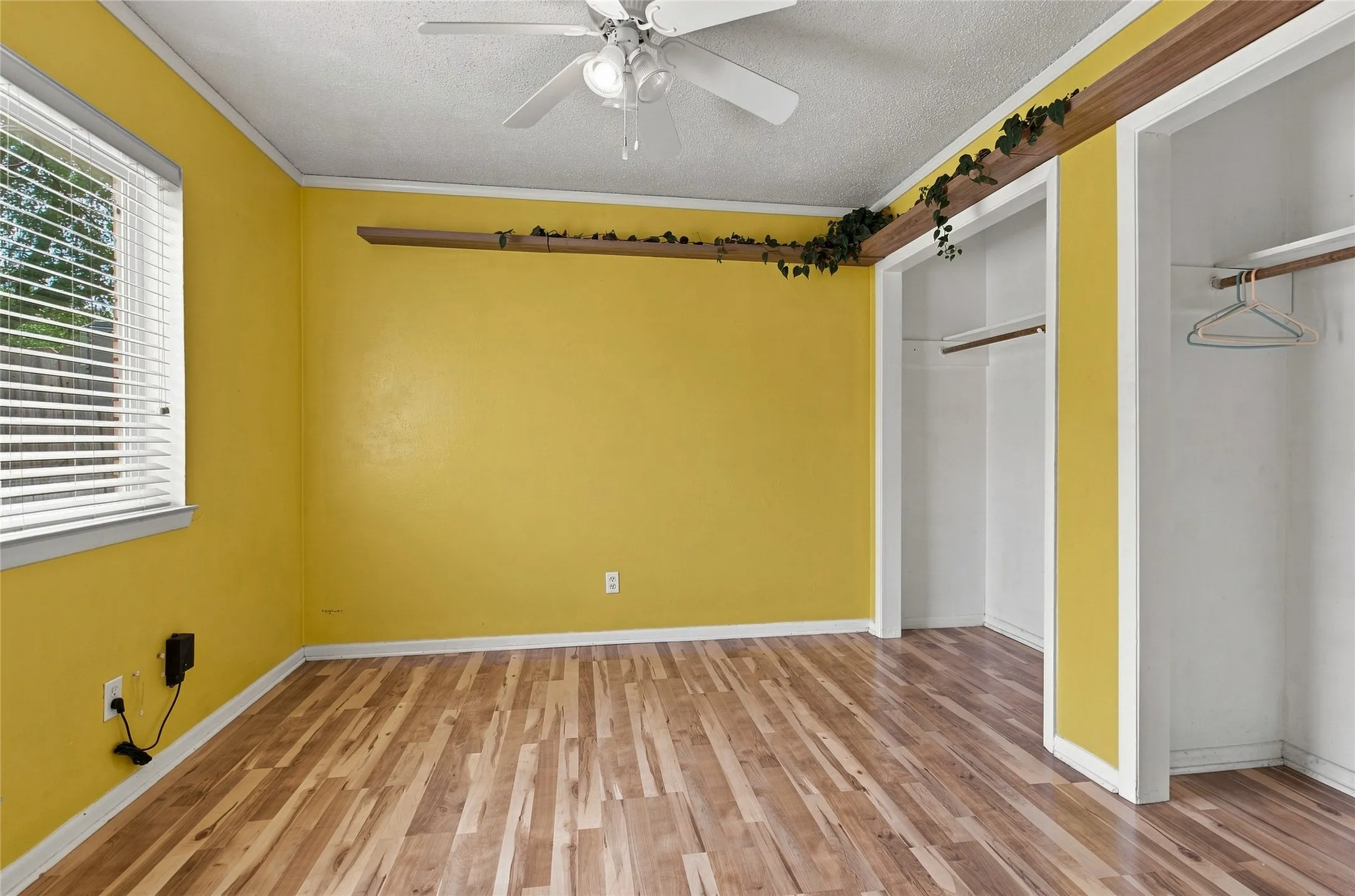 Single Family Residence For Sale in Denton County , 628 Apollo Drive, Denton, Texas 76209, 3 Bedroom, 2 Bathroom, 2 Garage spaces, 1,154 Sqft, built in 1965, mls#21380057, Real Estate Agent in Denton, Homes For Sale in Denton county, Homes For Sale in Denton, Realtor in Denton Texas, Real Estate Brokerage Independent Realty Texas, Luminita Cordes Realtor