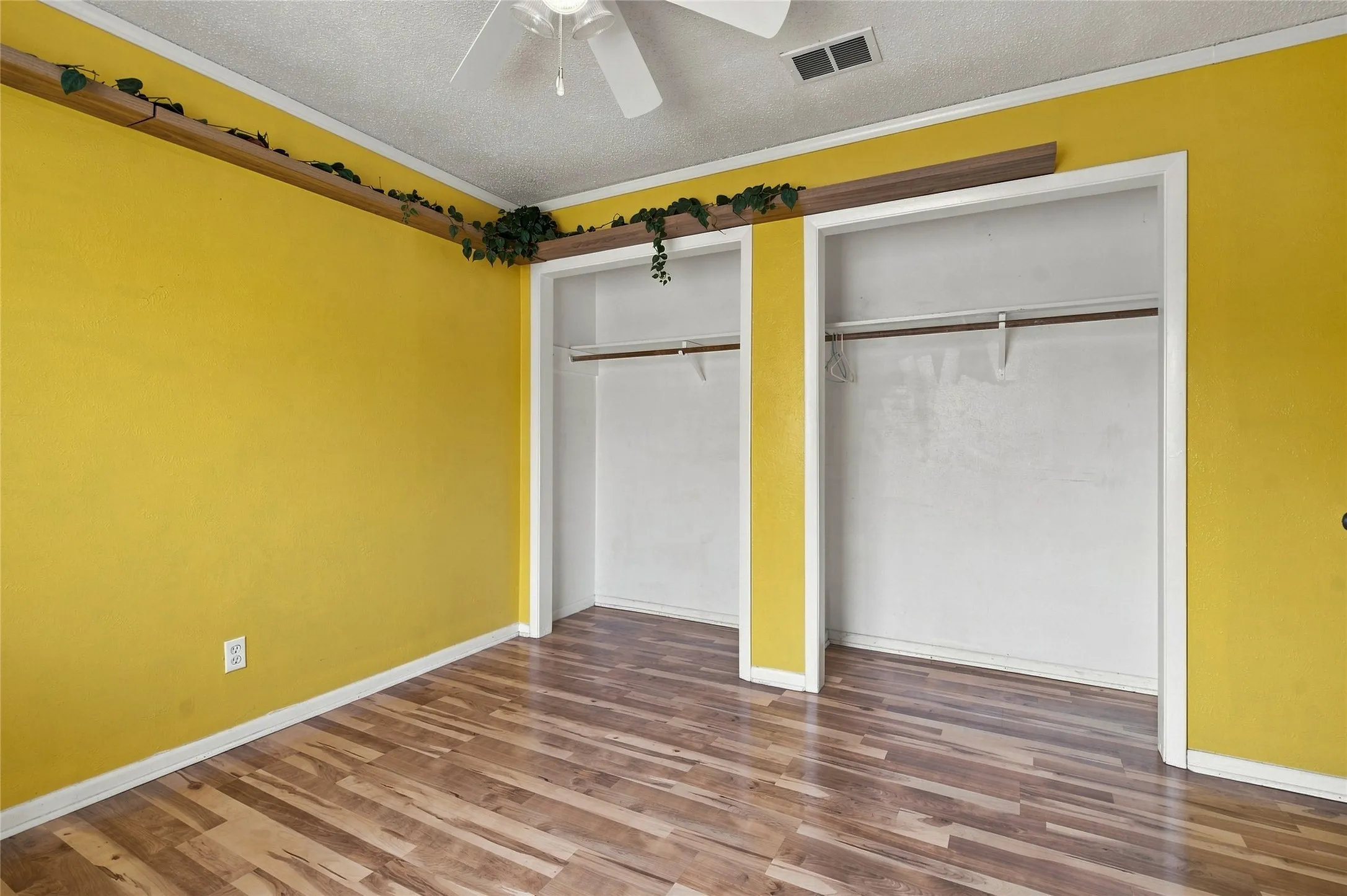 Single Family Residence For Sale in Denton County , 628 Apollo Drive, Denton, Texas 76209, 3 Bedroom, 2 Bathroom, 2 Garage spaces, 1,154 Sqft, built in 1965, mls#21380057, Real Estate Agent in Denton, Homes For Sale in Denton county, Homes For Sale in Denton, Realtor in Denton Texas, Real Estate Brokerage Independent Realty Texas, Luminita Cordes Realtor