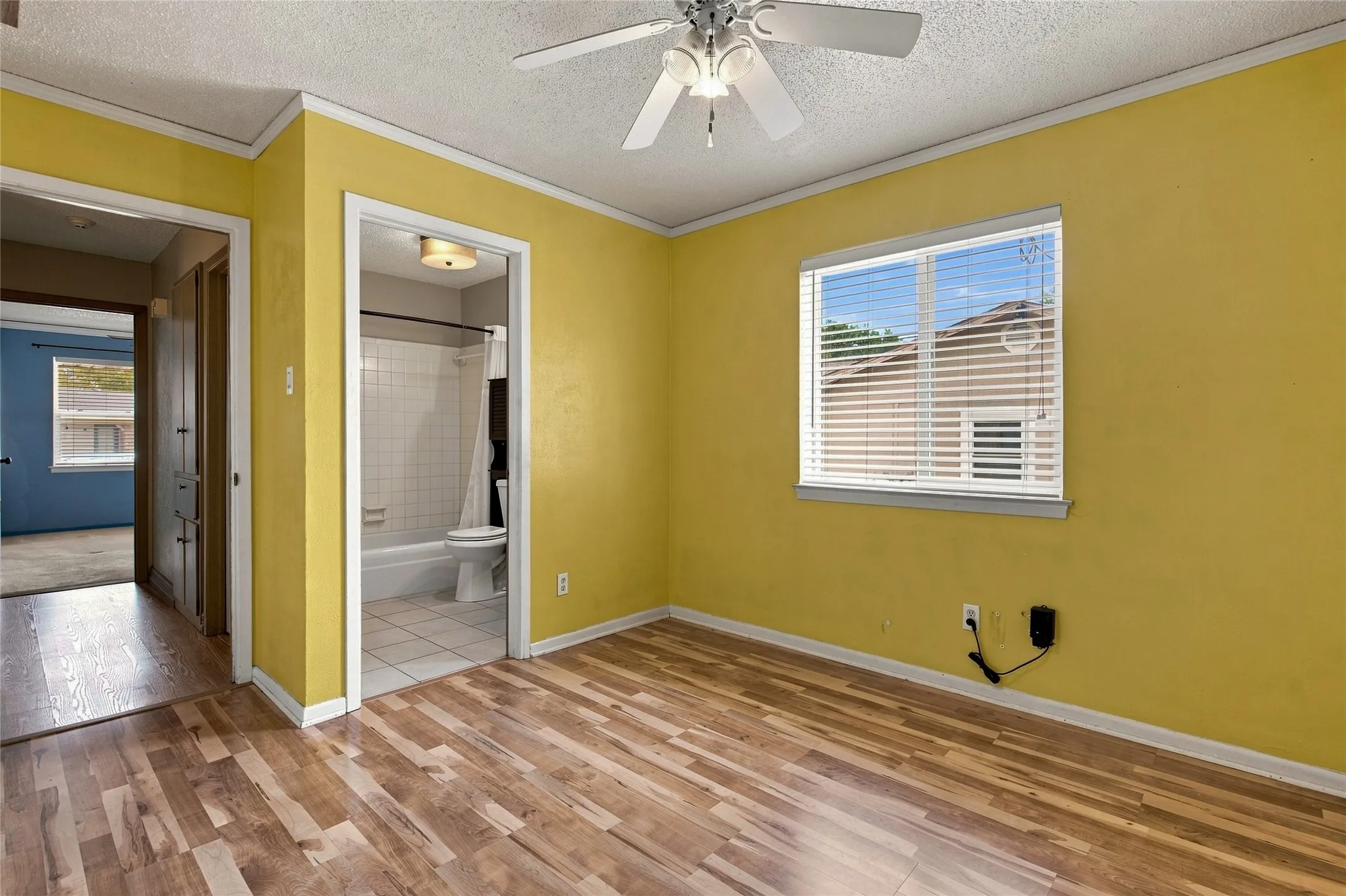 Single Family Residence For Sale in Denton County , 628 Apollo Drive, Denton, Texas 76209, 3 Bedroom, 2 Bathroom, 2 Garage spaces, 1,154 Sqft, built in 1965, mls#21380057, Real Estate Agent in Denton, Homes For Sale in Denton county, Homes For Sale in Denton, Realtor in Denton Texas, Real Estate Brokerage Independent Realty Texas, Luminita Cordes Realtor