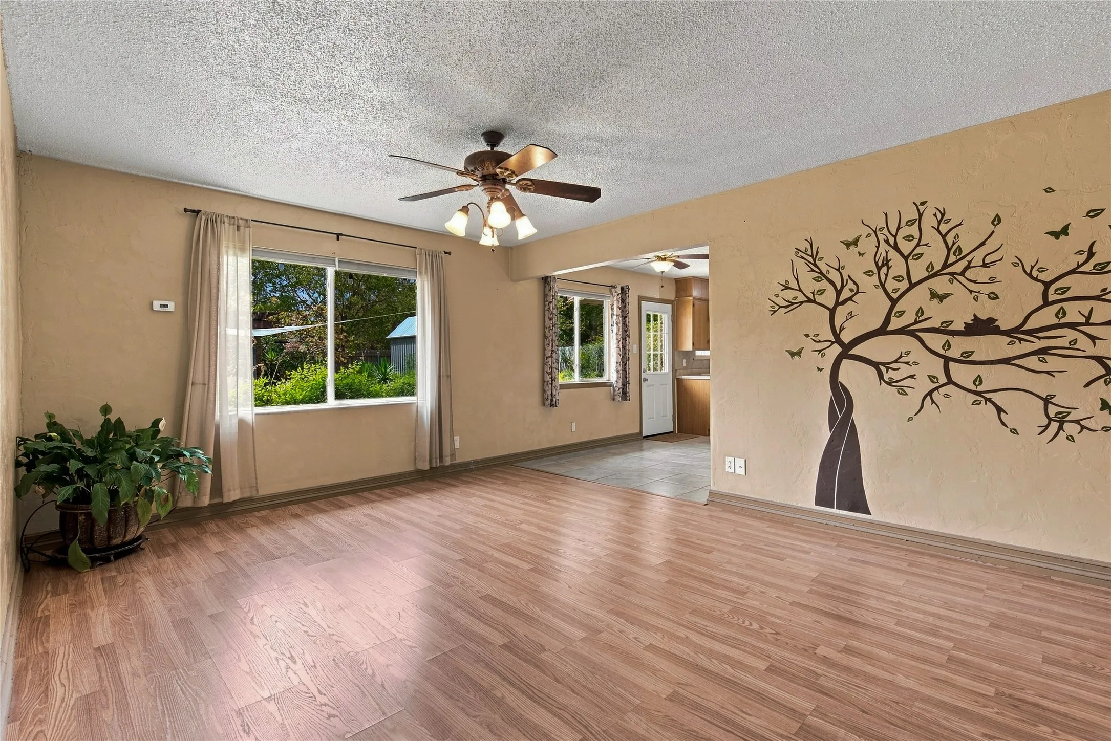 Single Family Residence For Sale in Denton County , 628 Apollo Drive, Denton, Texas 76209, 3 Bedroom, 2 Bathroom, 2 Garage spaces, 1,154 Sqft, built in 1965, mls#21380057, Real Estate Agent in Denton, Homes For Sale in Denton county, Homes For Sale in Denton, Realtor in Denton Texas, Real Estate Brokerage Independent Realty Texas, Luminita Cordes Realtor
