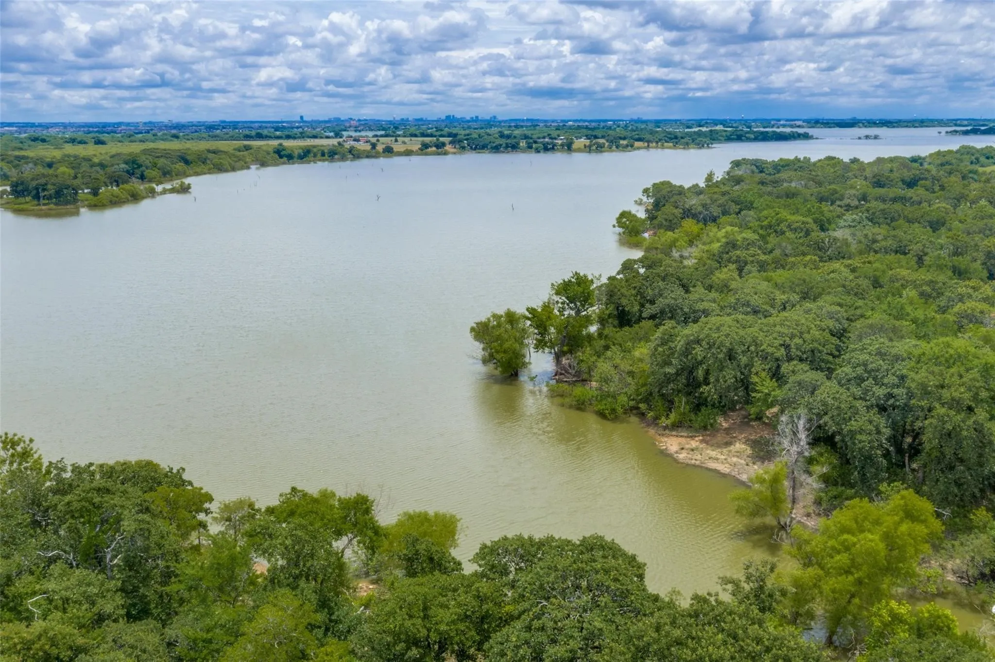 Single Family Residence For Rent in Denton County , 956 Lloyds Road, Little Elm, Texas 75068, 3 Bedroom, 2 Bathroom, Garage spaces, 1,300 Sqft, built in 2024, mls#21380040, Real Estate Agent in Little Elm, Homes For Rent in Denton county, Homes For Rent in Little Elm, Realtor in Little Elm Texas, Real Estate Brokerage Independent Realty Texas, Luminita Cordes Realtor