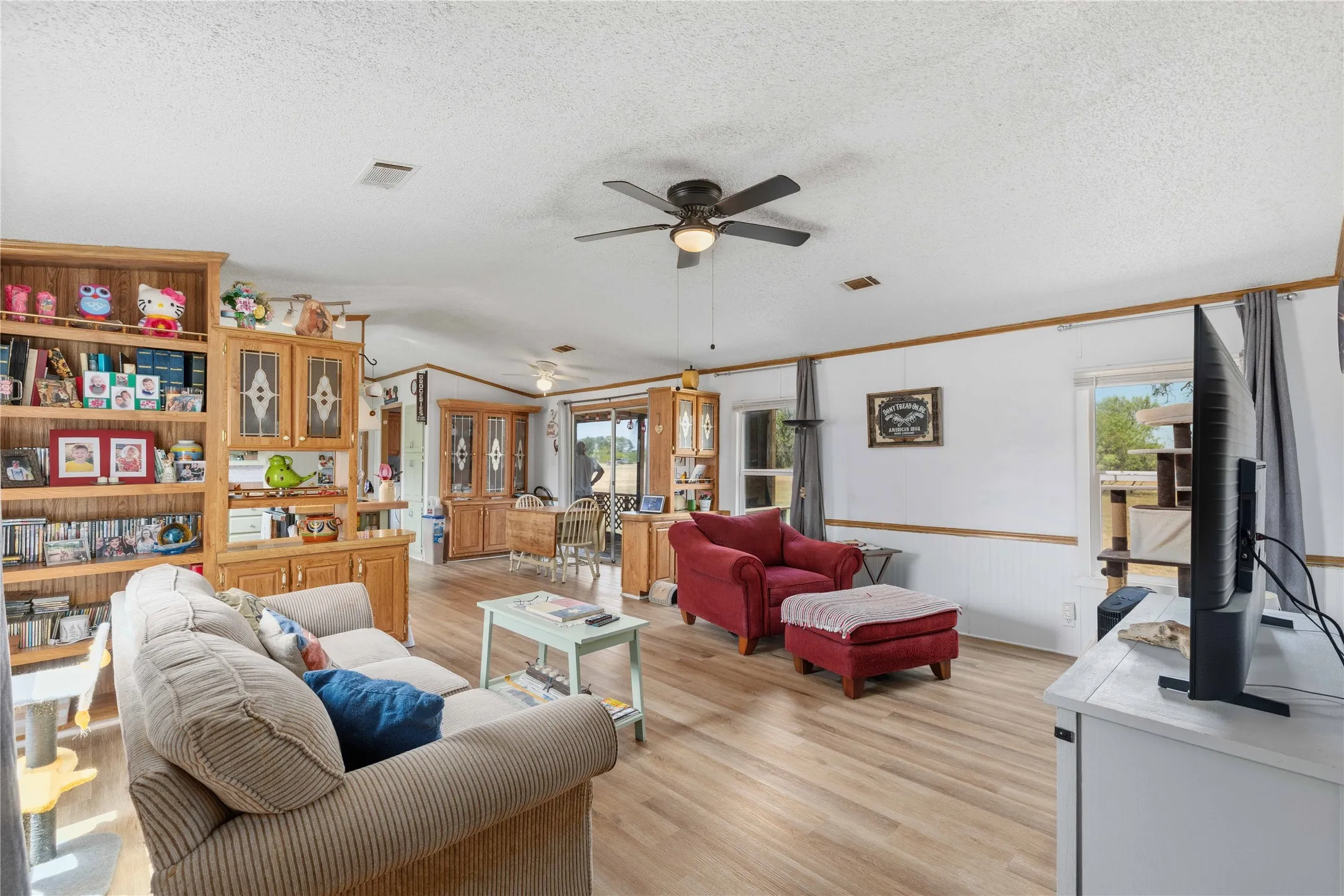 Mobile Home For Sale in Brown County , 375 Whispering Oaks Lane, Early, Texas 76802, 3 Bedroom, 2 Bathroom, Garage spaces, 1,368 Sqft, built in 1996, mls#21378887, Real Estate Agent in Early, Homes For Sale in Brown county, Homes For Sale in Early, Realtor in Early Texas, Real Estate Brokerage Independent Realty Texas, Luminita Cordes Realtor