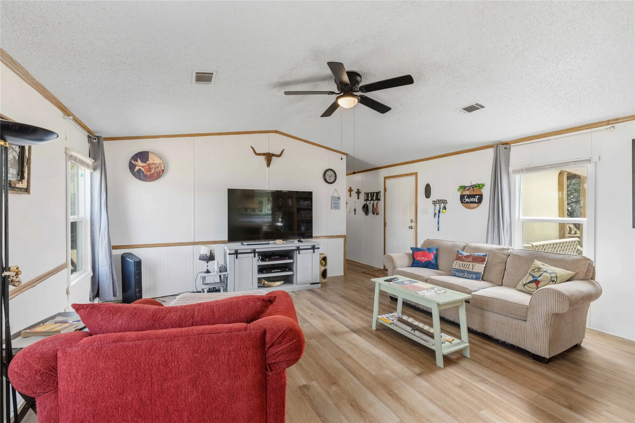 Mobile Home For Sale in Brown County , 375 Whispering Oaks Lane, Early, Texas 76802, 3 Bedroom, 2 Bathroom, Garage spaces, 1,368 Sqft, built in 1996, mls#21378887, Real Estate Agent in Early, Homes For Sale in Brown county, Homes For Sale in Early, Realtor in Early Texas, Real Estate Brokerage Independent Realty Texas, Luminita Cordes Realtor