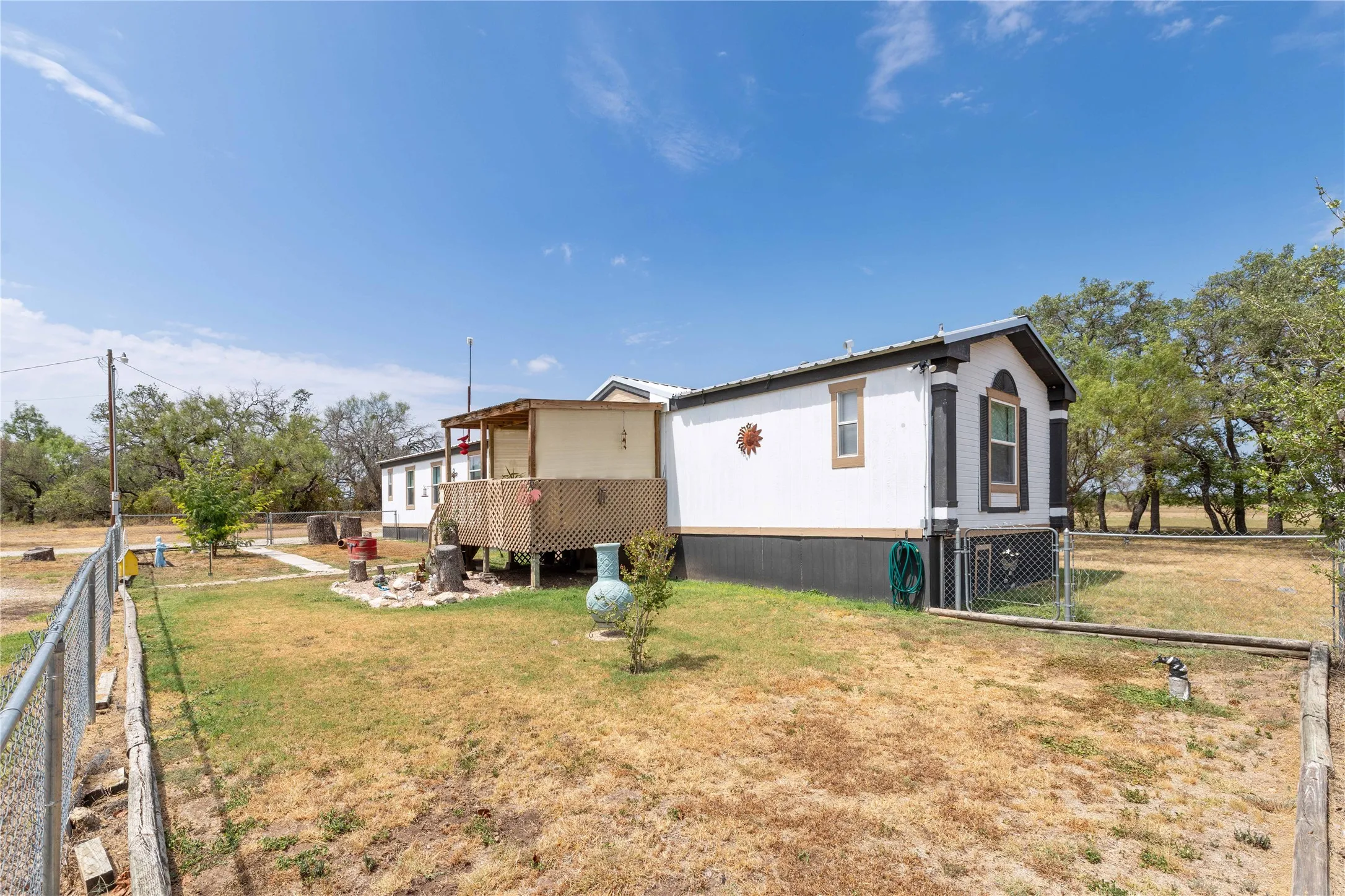 Mobile Home For Sale in Brown County , 375 Whispering Oaks Lane, Early, Texas 76802, 3 Bedroom, 2 Bathroom, Garage spaces, 1,368 Sqft, built in 1996, mls#21378887, Real Estate Agent in Early, Homes For Sale in Brown county, Homes For Sale in Early, Realtor in Early Texas, Real Estate Brokerage Independent Realty Texas, Luminita Cordes Realtor