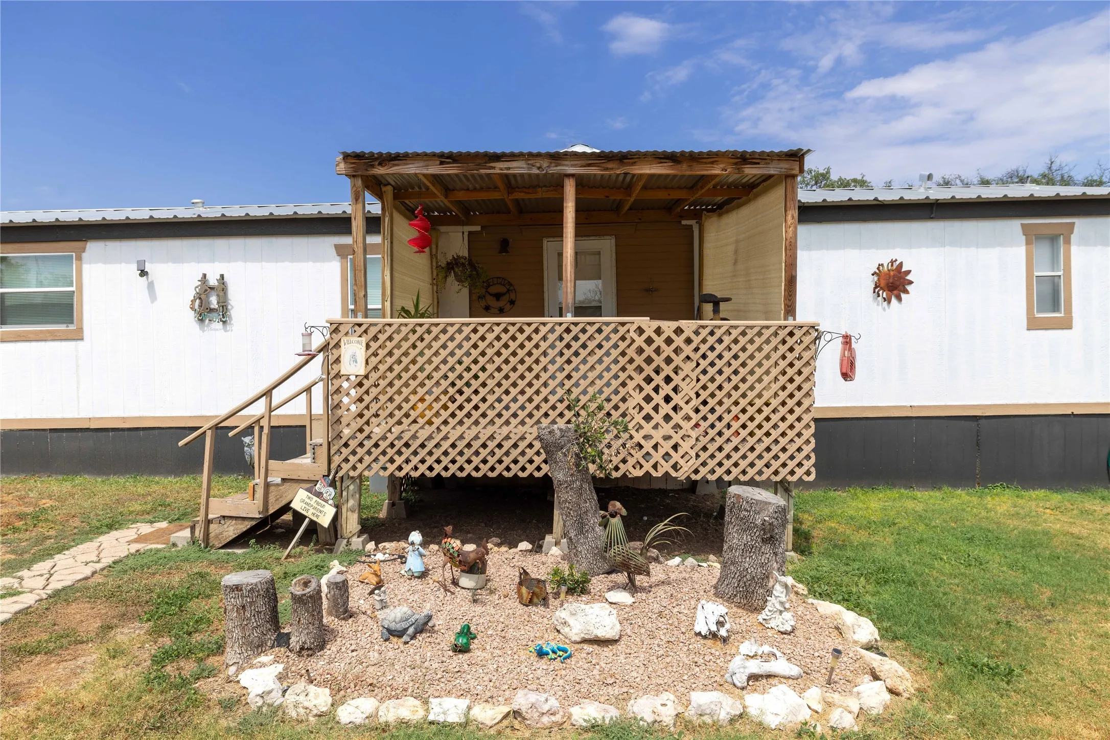 Mobile Home For Sale in Brown County , 375 Whispering Oaks Lane, Early, Texas 76802, 3 Bedroom, 2 Bathroom, Garage spaces, 1,368 Sqft, built in 1996, mls#21378887, Real Estate Agent in Early, Homes For Sale in Brown county, Homes For Sale in Early, Realtor in Early Texas, Real Estate Brokerage Independent Realty Texas, Luminita Cordes Realtor