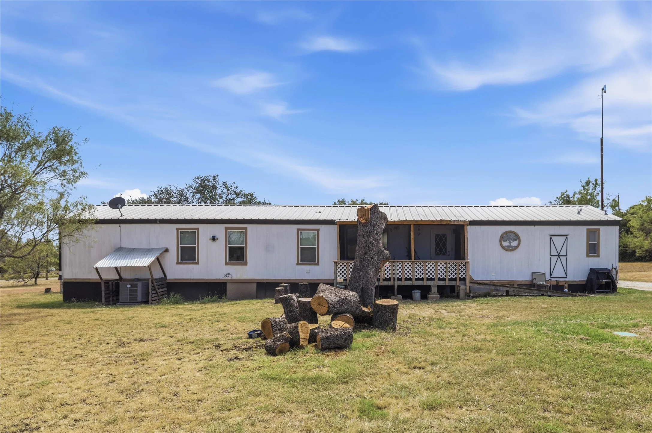 Mobile Home For Sale in Brown County , 375 Whispering Oaks Lane, Early, Texas 76802, 3 Bedroom, 2 Bathroom, Garage spaces, 1,368 Sqft, built in 1996, mls#21378887, Real Estate Agent in Early, Homes For Sale in Brown county, Homes For Sale in Early, Realtor in Early Texas, Real Estate Brokerage Independent Realty Texas, Luminita Cordes Realtor